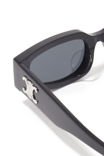 نظارة شمسية بإطار هندسي وشعار الماركة
