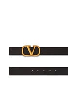 حزام فالنتينو غارافاني بإبزيم بشعار V