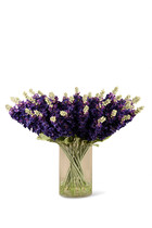 باقة زهور ديلفينيوم صناعية في مزهرية زجاجية