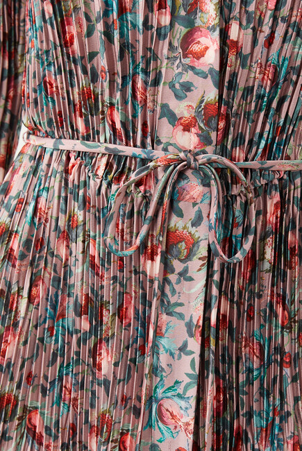فستان بيري بنمط قميص بطيات ونقشة زهور