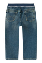 بنطال جينز بحزام خصر بشعار الماركة دنيم للأطفال