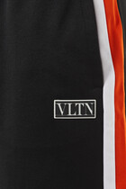 شورت برقعة VLTN بتصميم مقسم بألوان