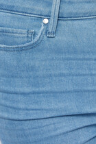 بنطال جينز بساق واسعة