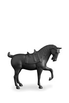 تمثال حصان متوسط الحجم