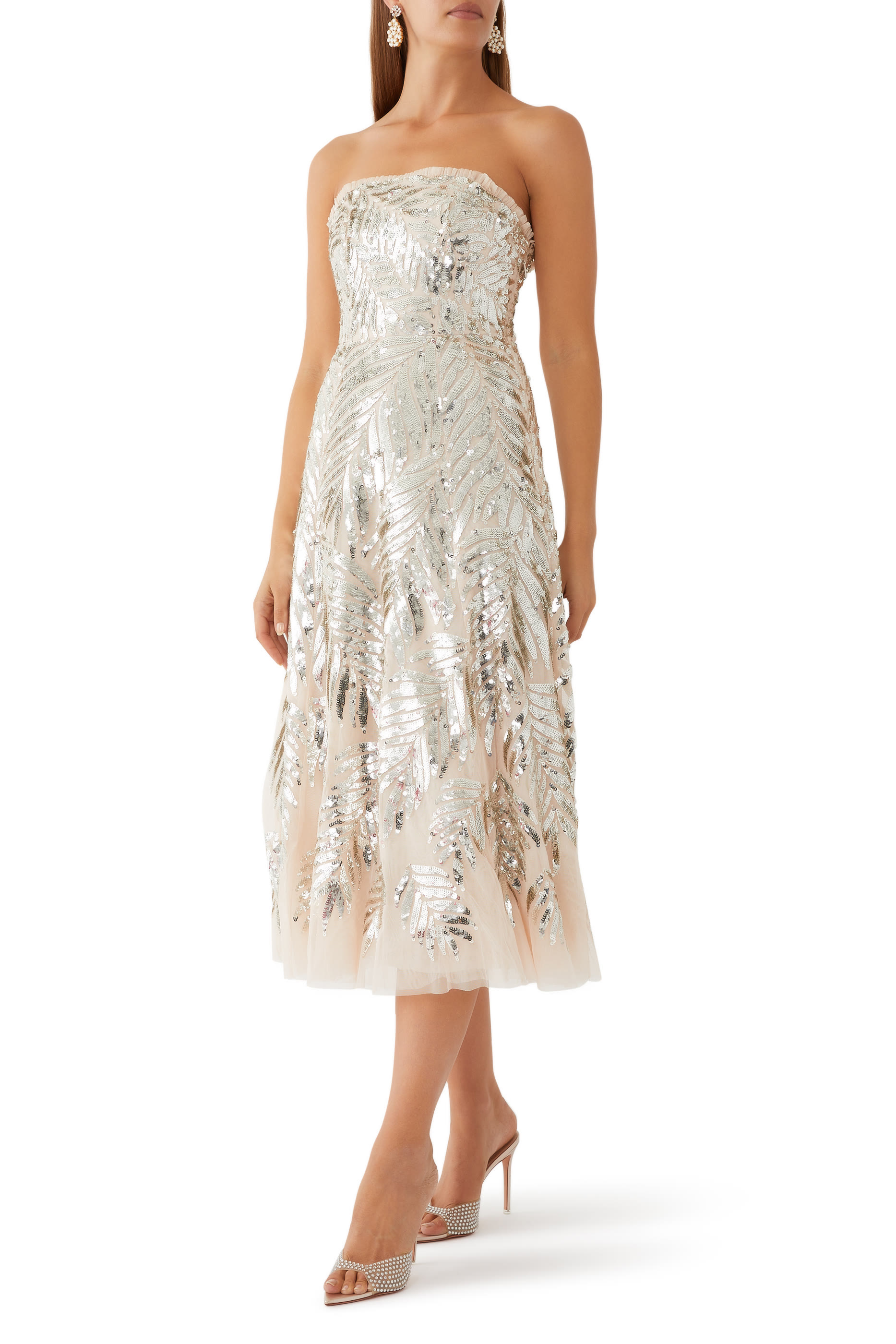 فستان بالرينا بلا حمالات مزين بالترتر والريش