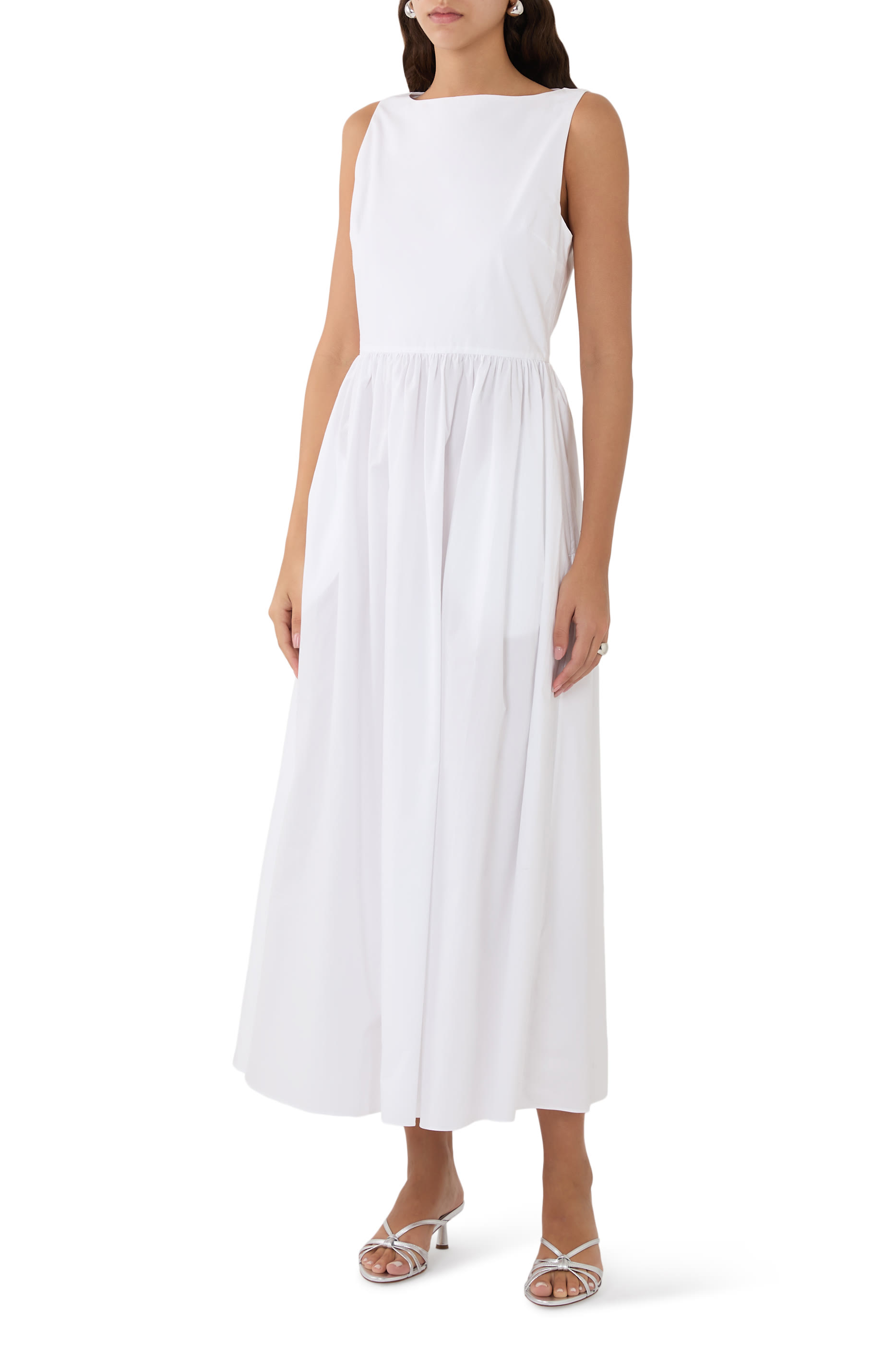 فستان متوسط الطول بربطة على الظهر