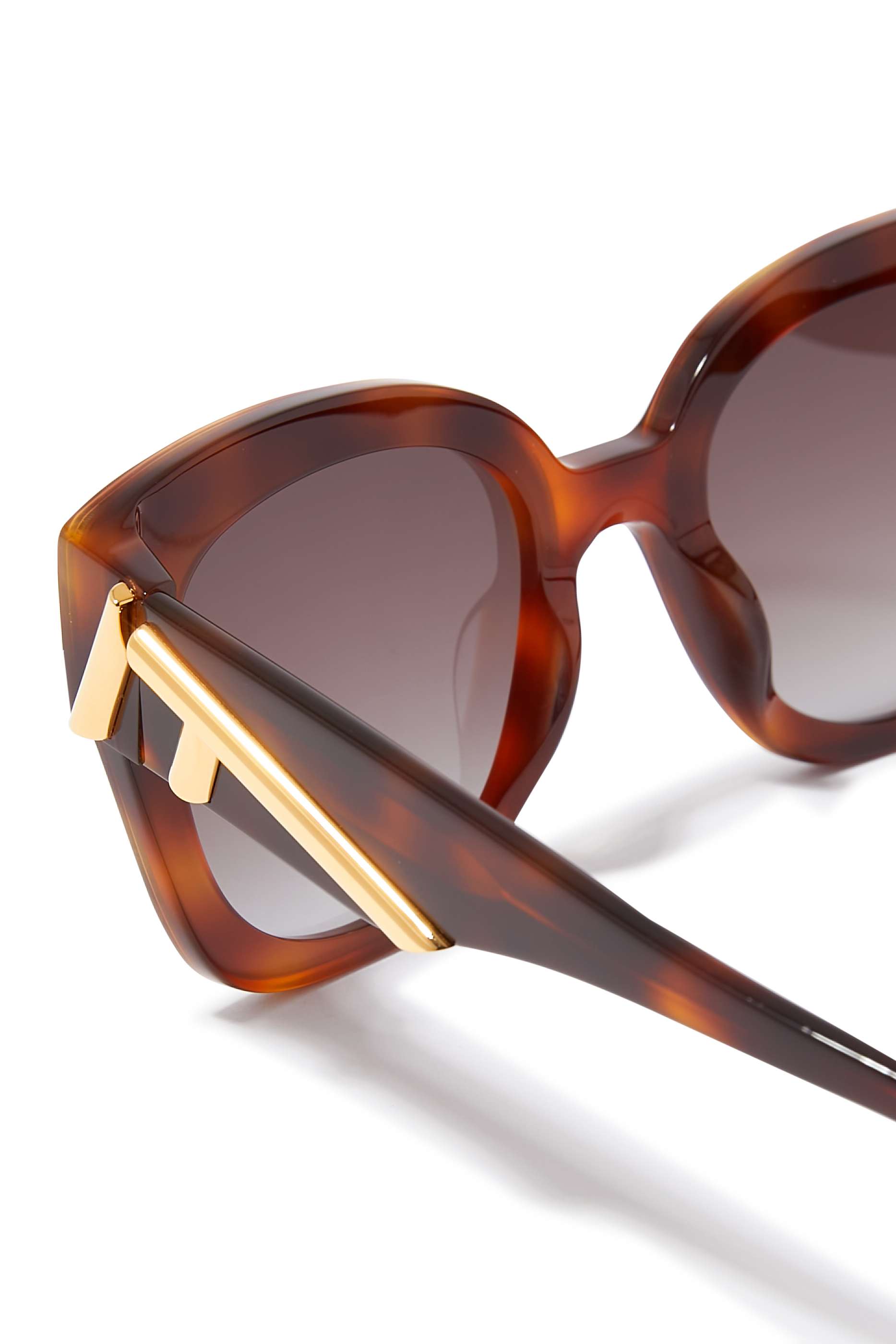 نظارة شمسية بإطار مربع