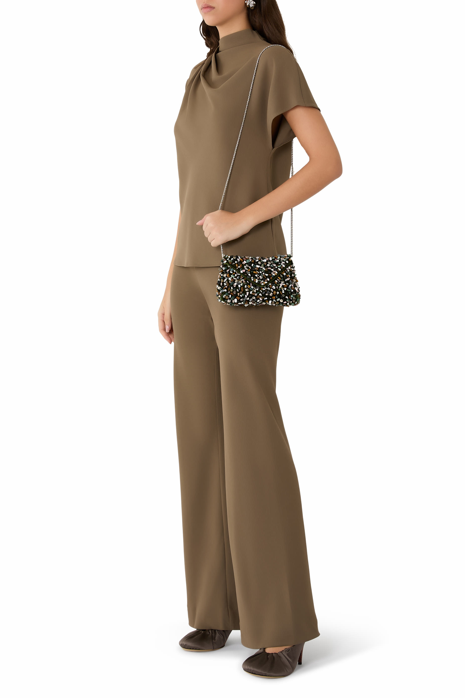 حقيبة كلاتش أنفلوب مزينة بأحجار