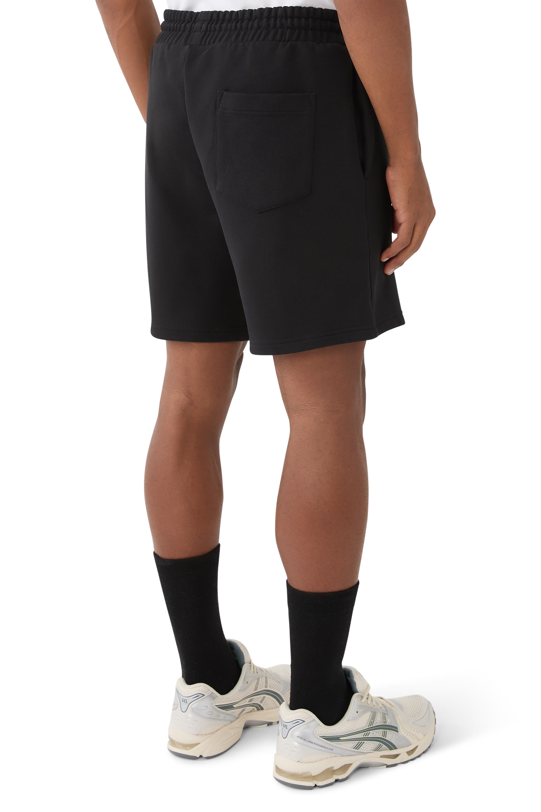 شورت رياضي مرصع بلؤلؤ وماس