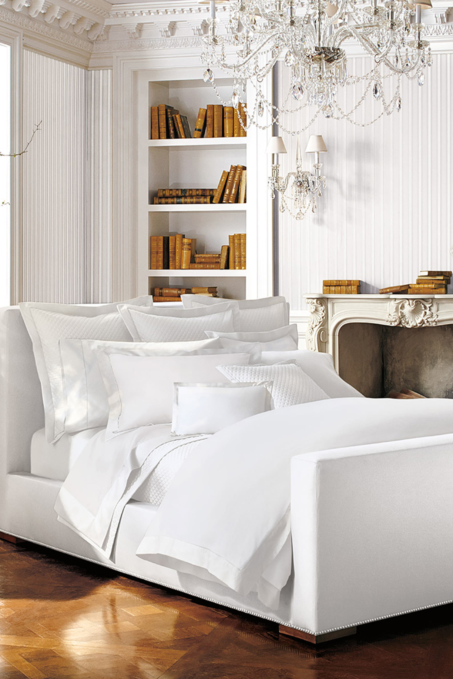 شرشف بحواف مطاطية بشعار الماركة