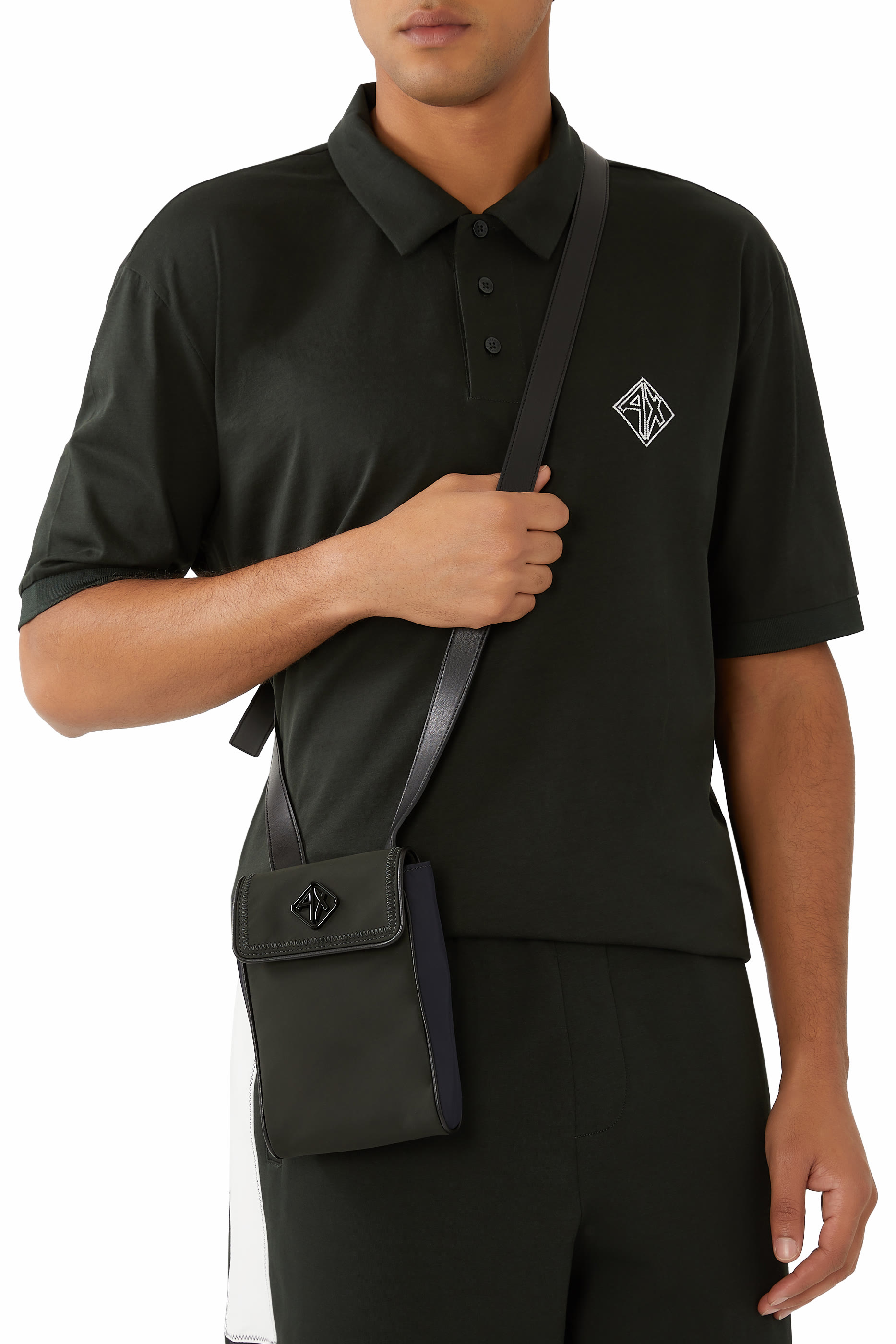 حافظة أجهزة إلكترونية بشعار الماركة