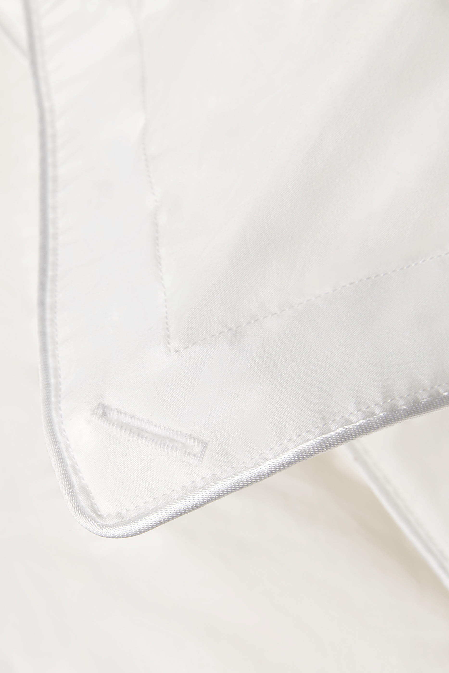 لحاف التميت سيمونز بمعدل دفء 10.5