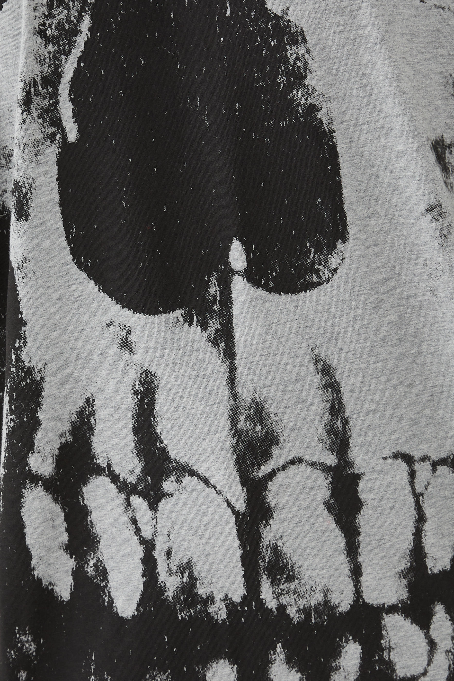 تيشيرت بطبعة جمجمة