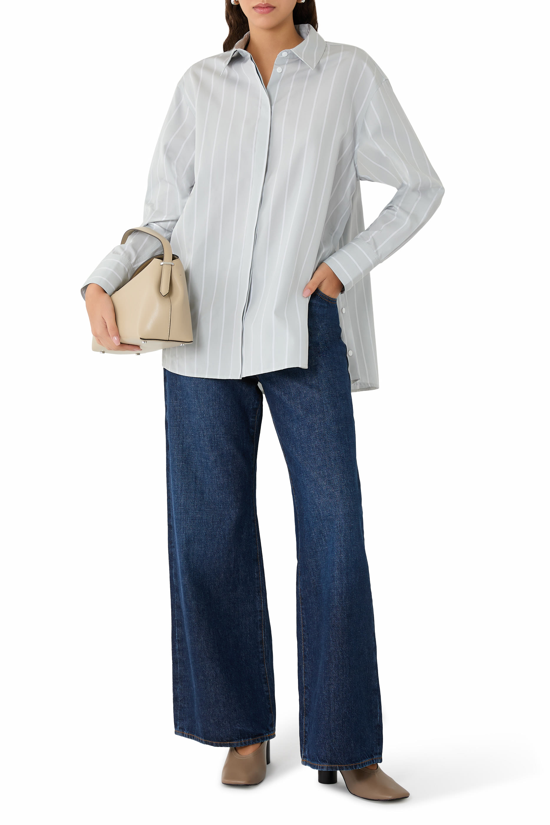 بنطال جينز بقصة فضفاضة