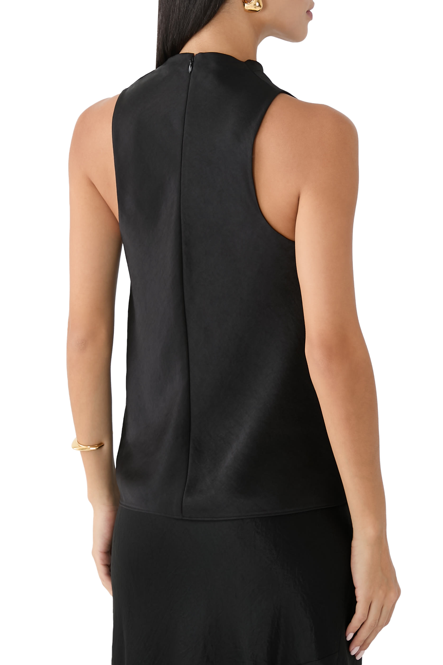 بلوزة بياس بياقة مطوية ساتان