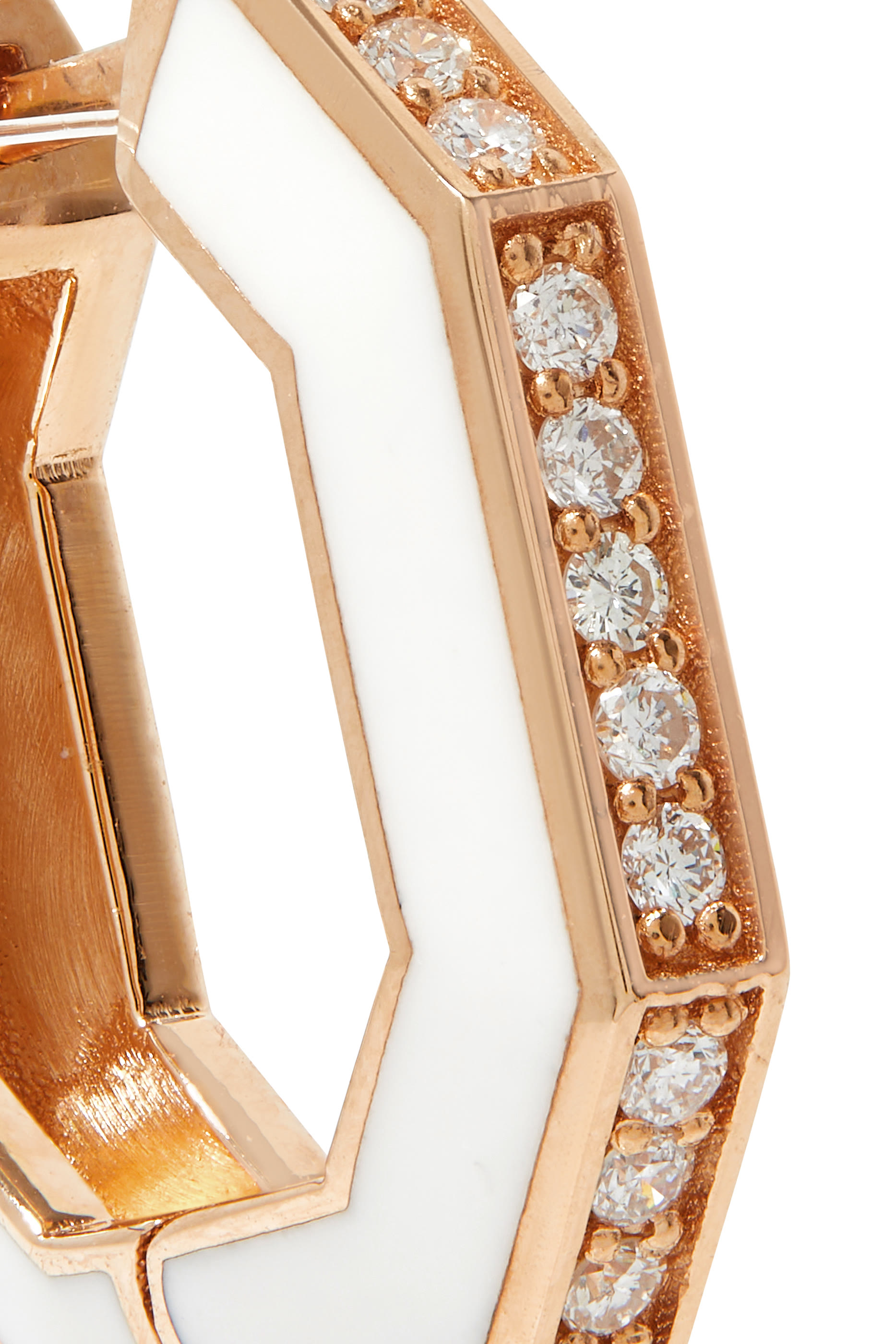 أقراط دائرية فيزي بزوايا، ذهب وردي عيار 18 وماس