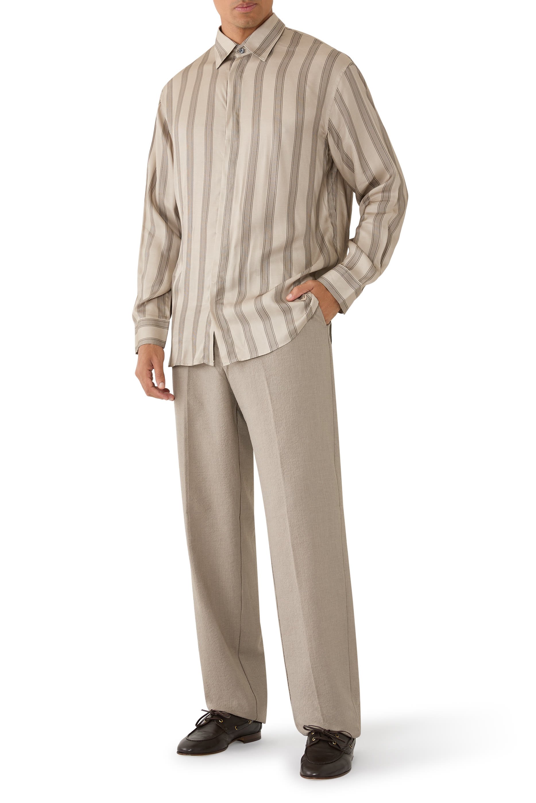 قميص بنقشة نباتية