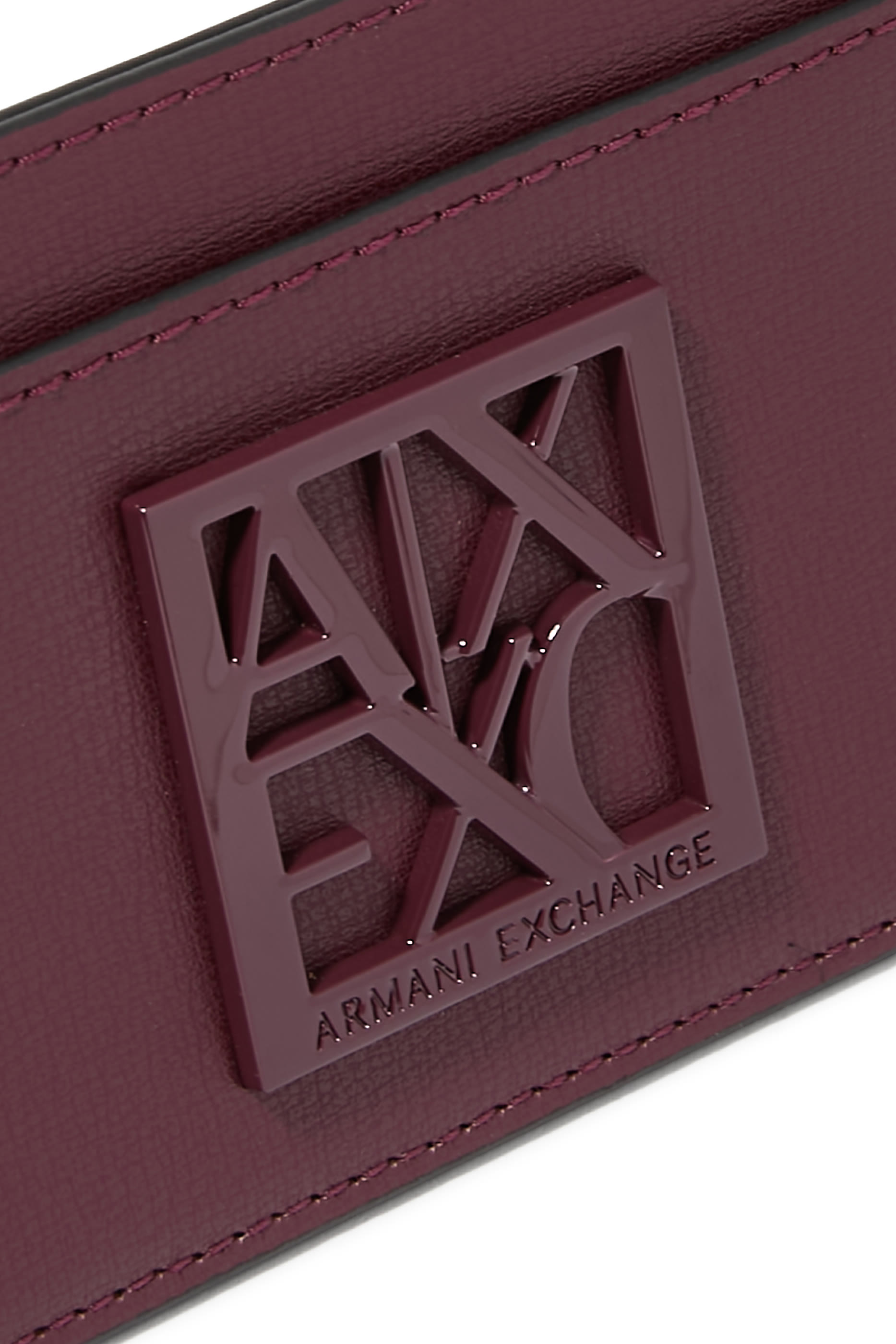 حافظة بطاقات بشعار الماركة