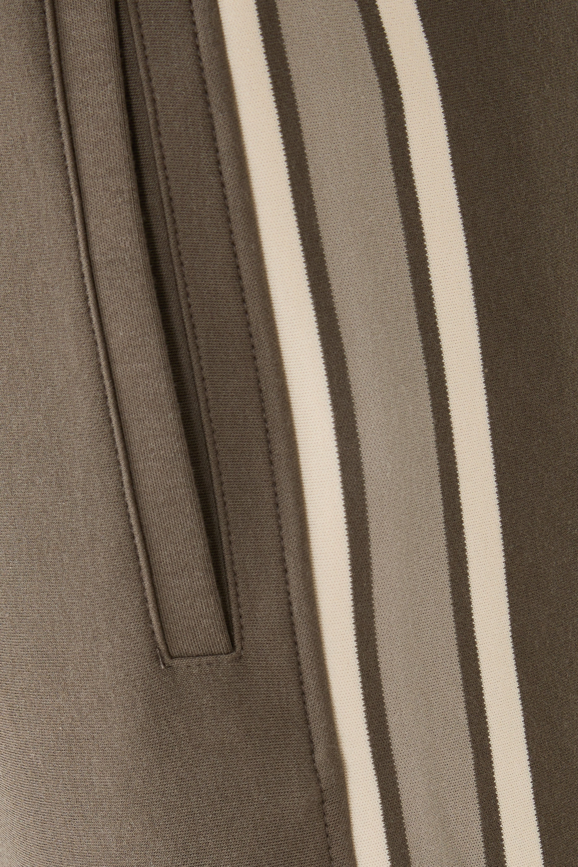 بنطال رياضي بخصر مطاطي