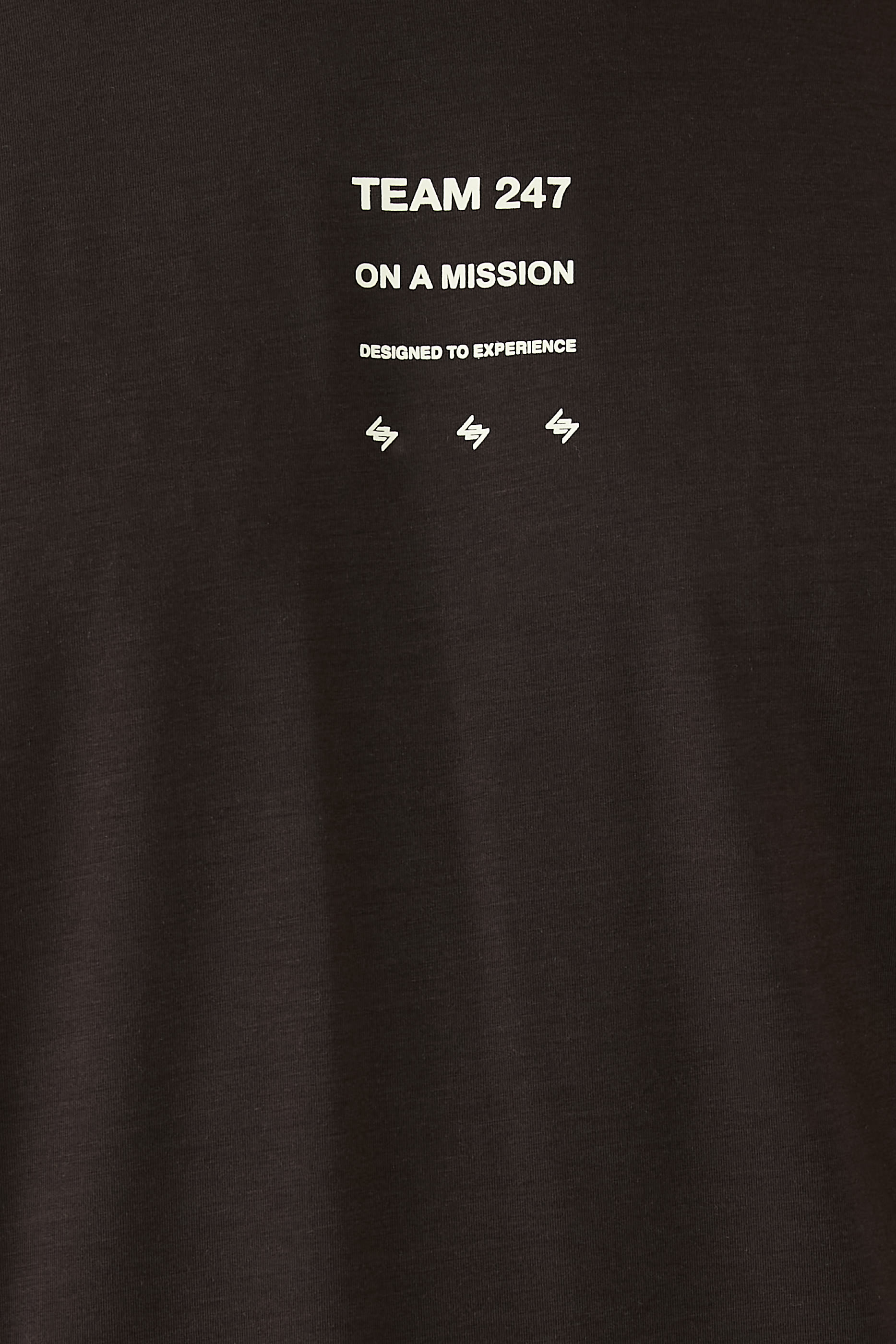 بلوزة 247 آب رايزينغ بقصة فضفاضة بلا أكمام