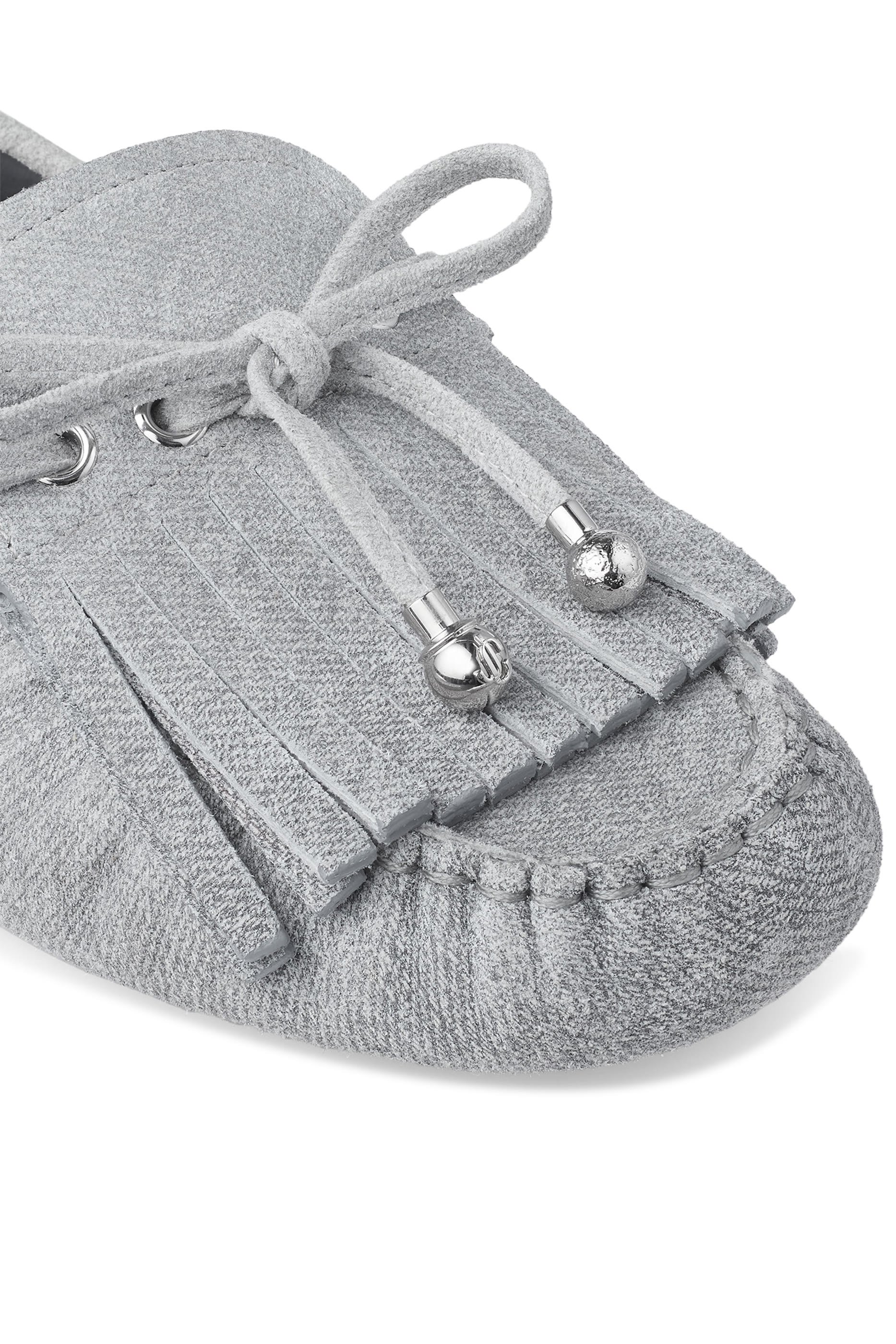 حذاء مانون سهل الارتداء