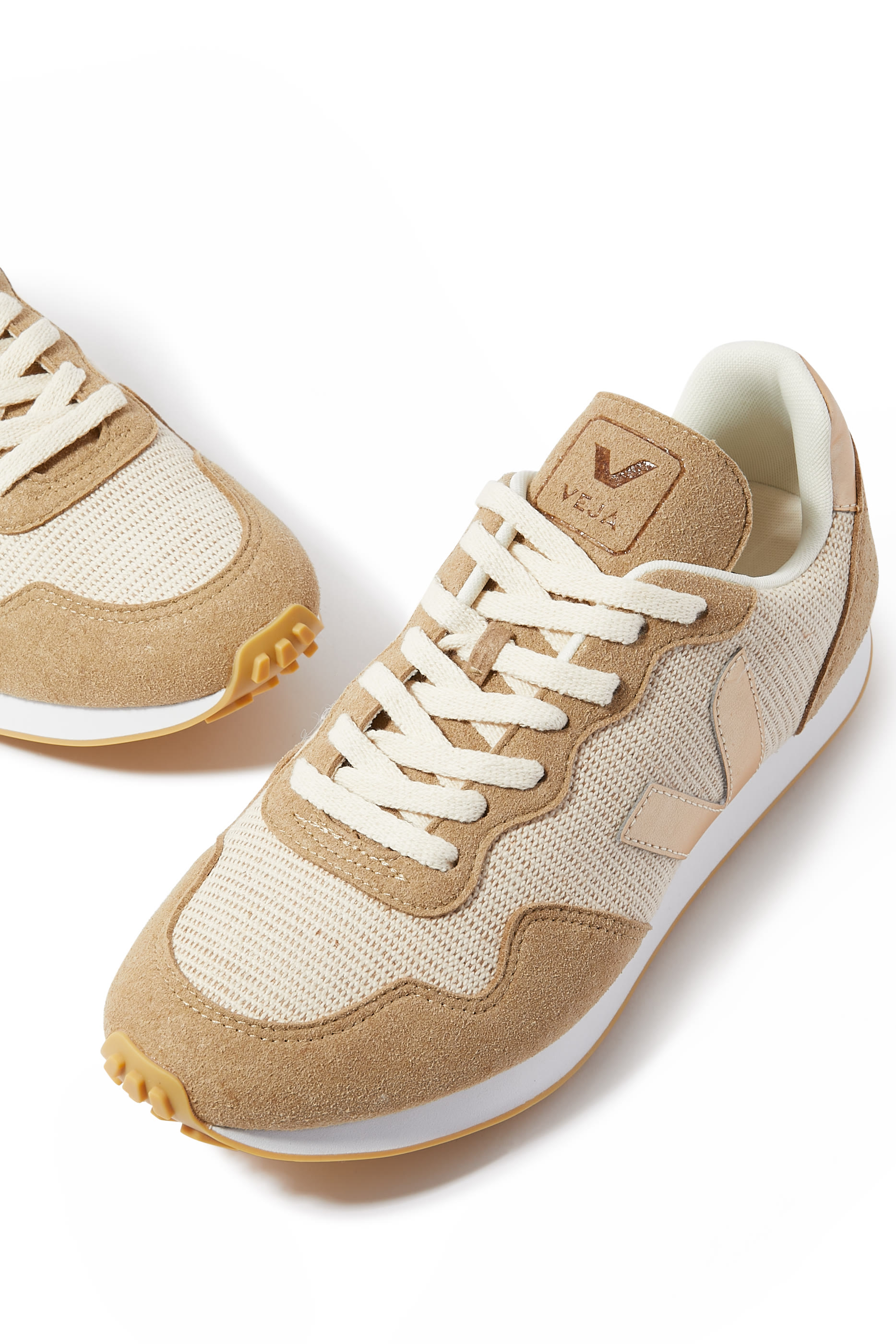 سنيكرز أس دي يو جي قماش شبكي