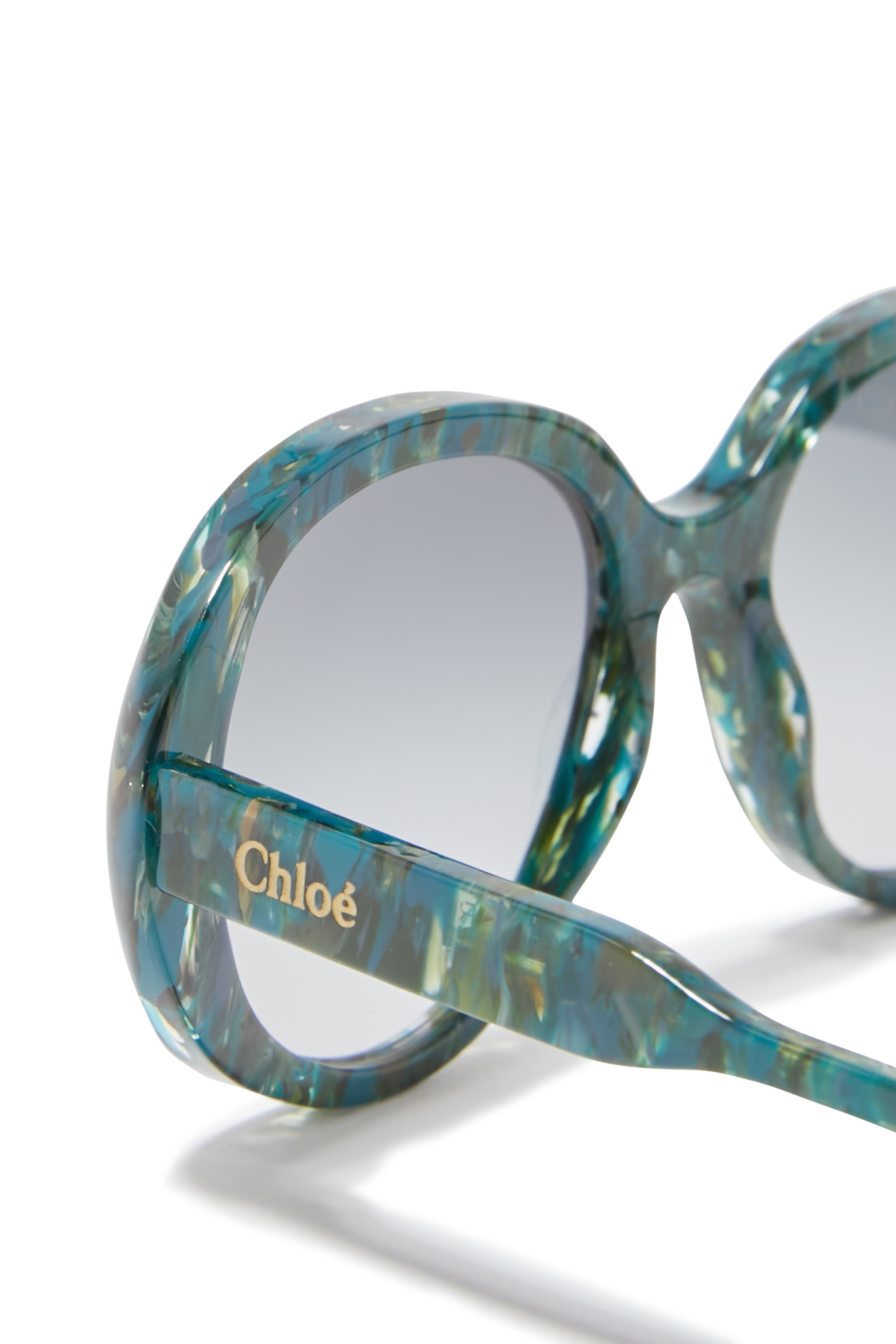 نظارة شمسية بإطار مستدير