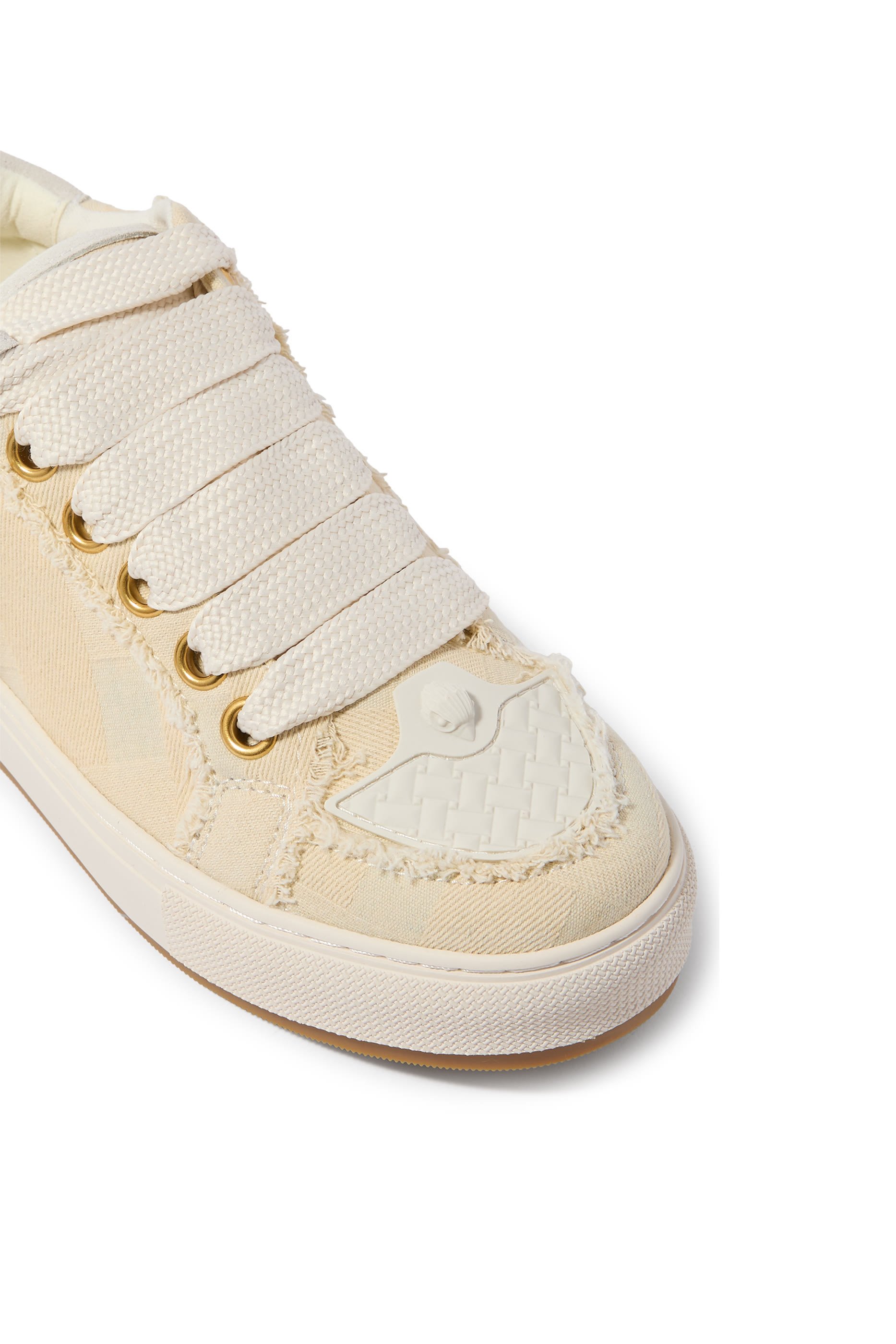 سنيكرز ساوث بانك مزين بشارة