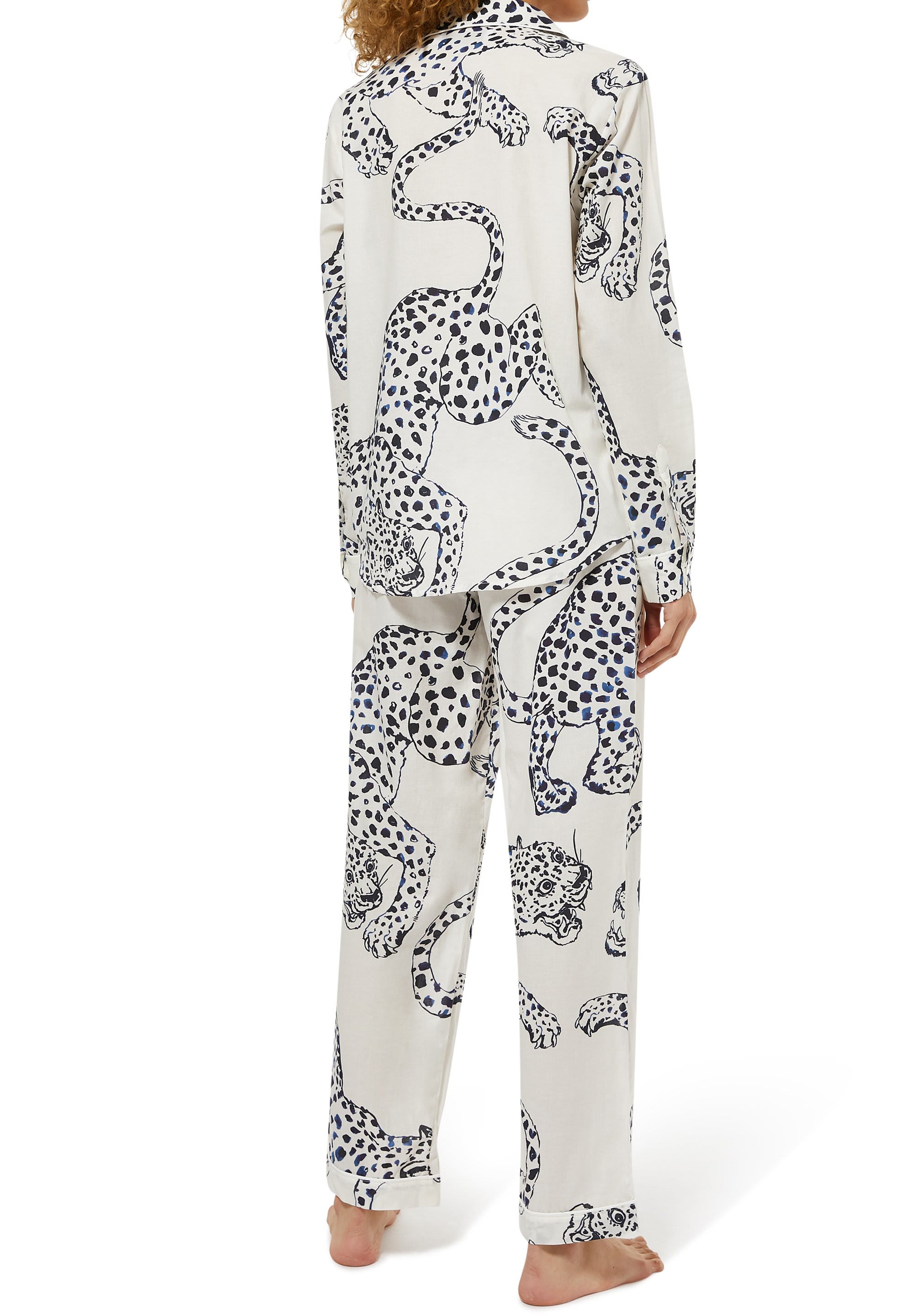 طقم بيجاما طويل بنقشة فهد