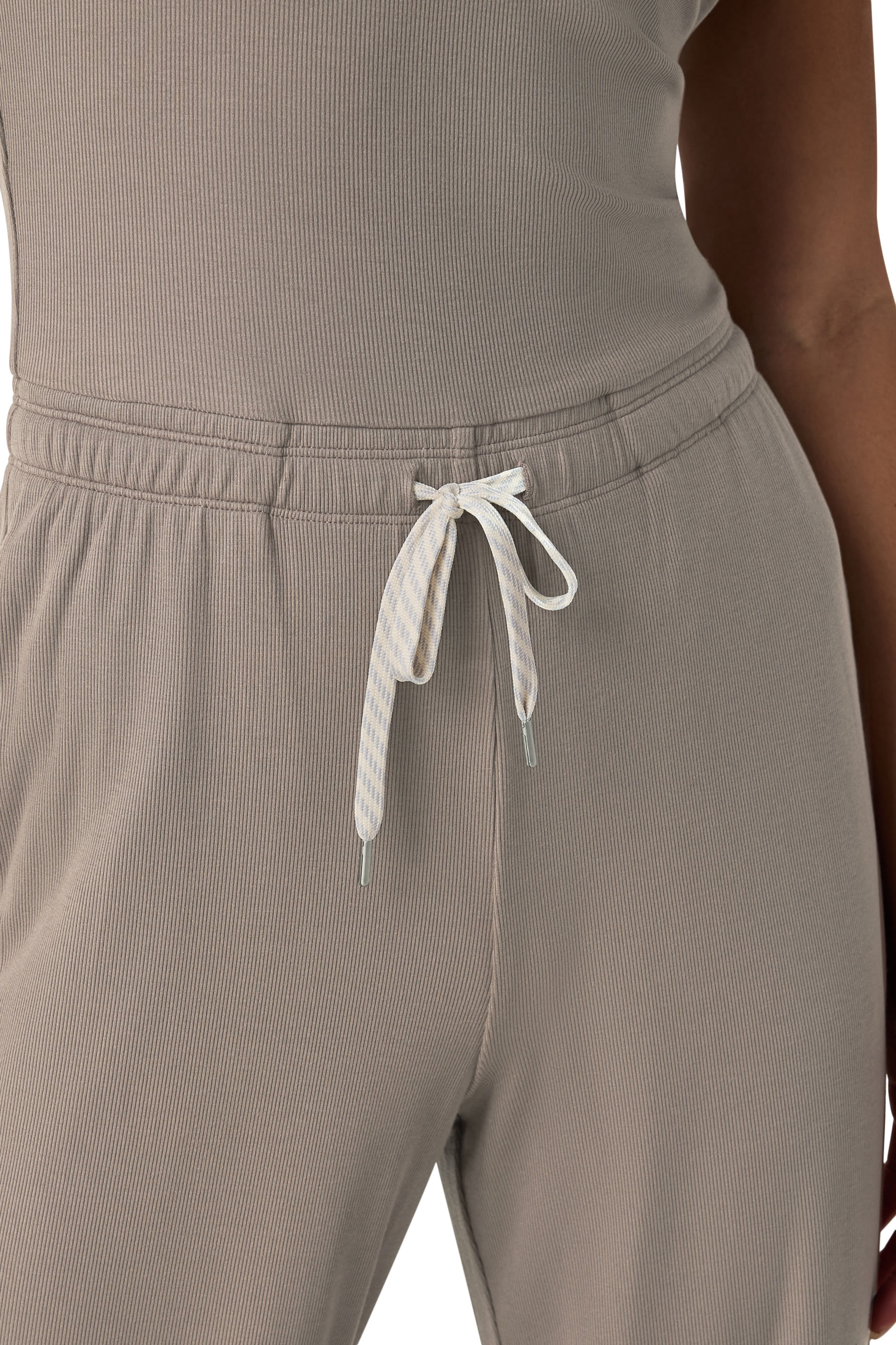 جمبسوت بوز بياقة واسعة