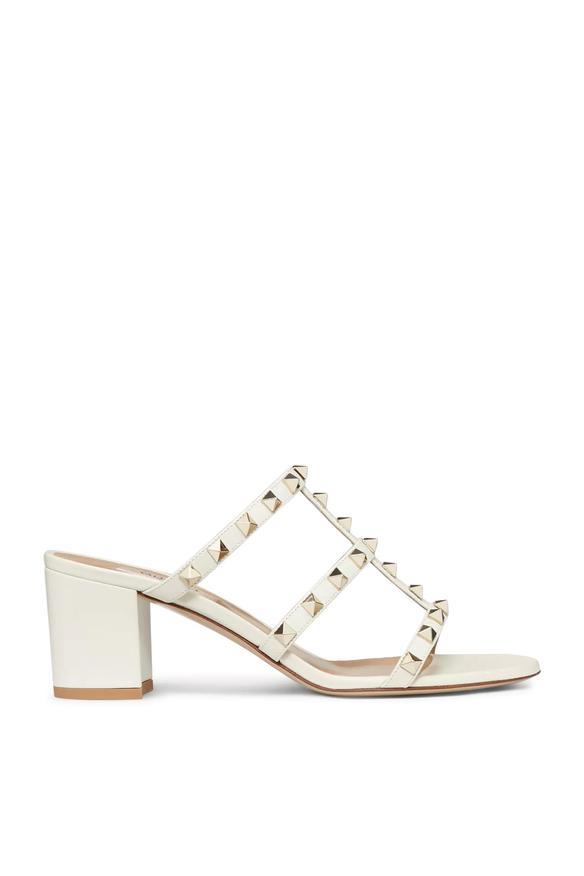 صندل 60 مزين بحلي هرمية جلد