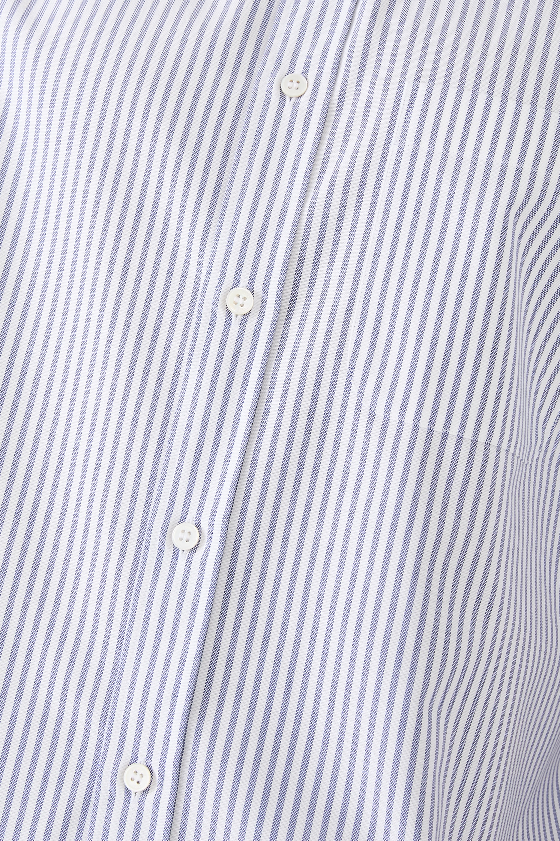 قميص مخطط بأكمام قصيرة