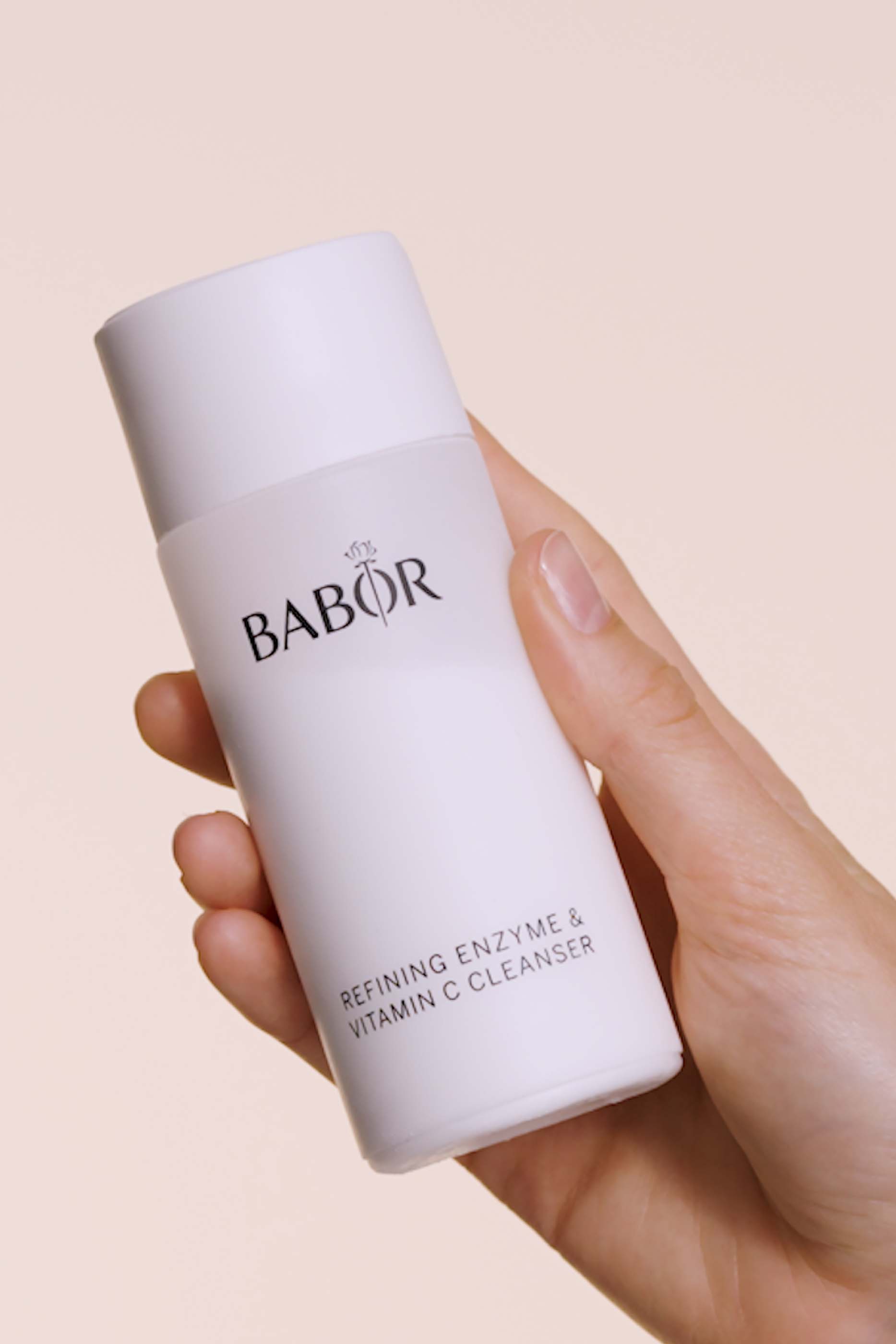 غسول منقي للبشرة بالإنزيم والفيتامين سي