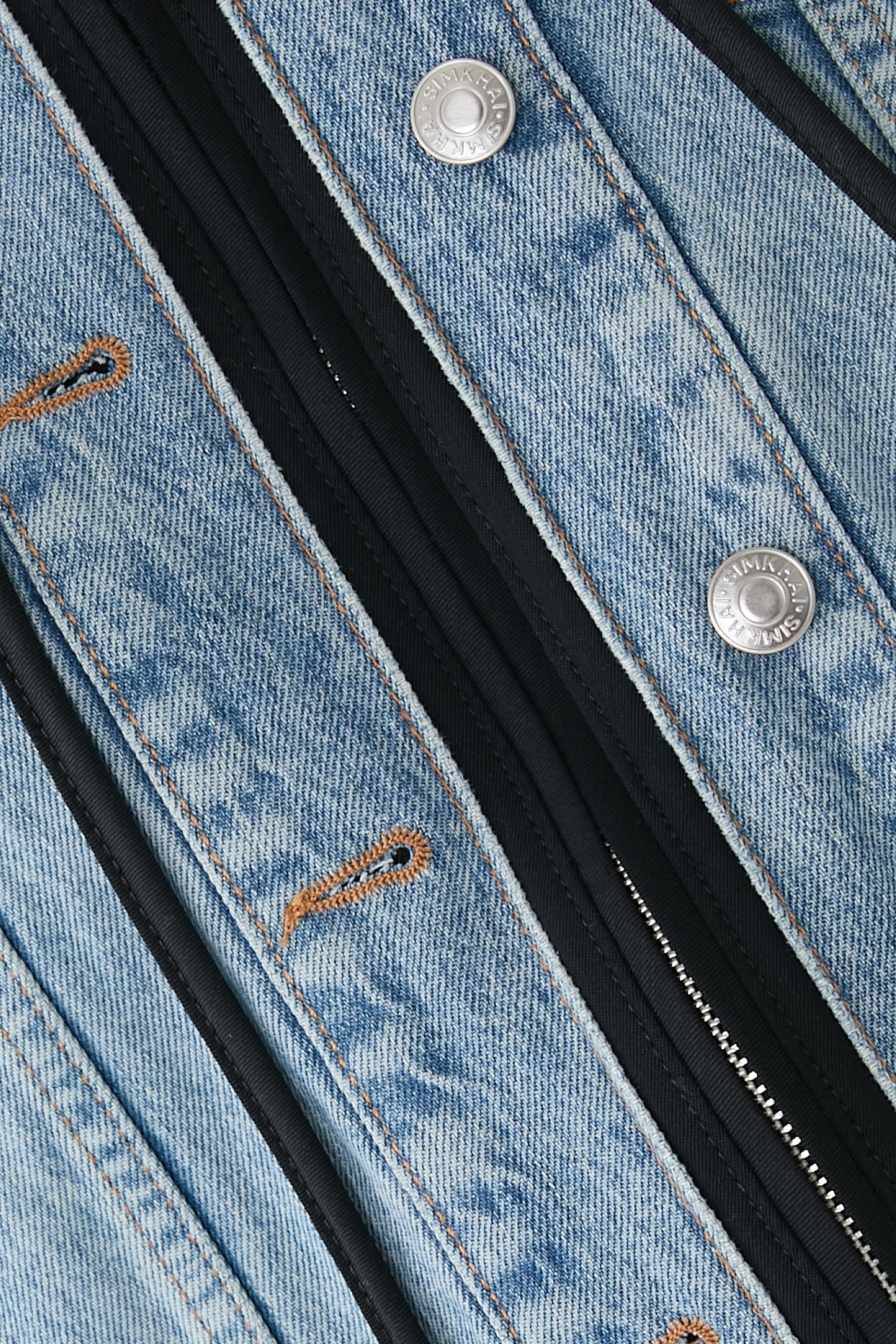 جاكيت أوستن بتصميم هودي