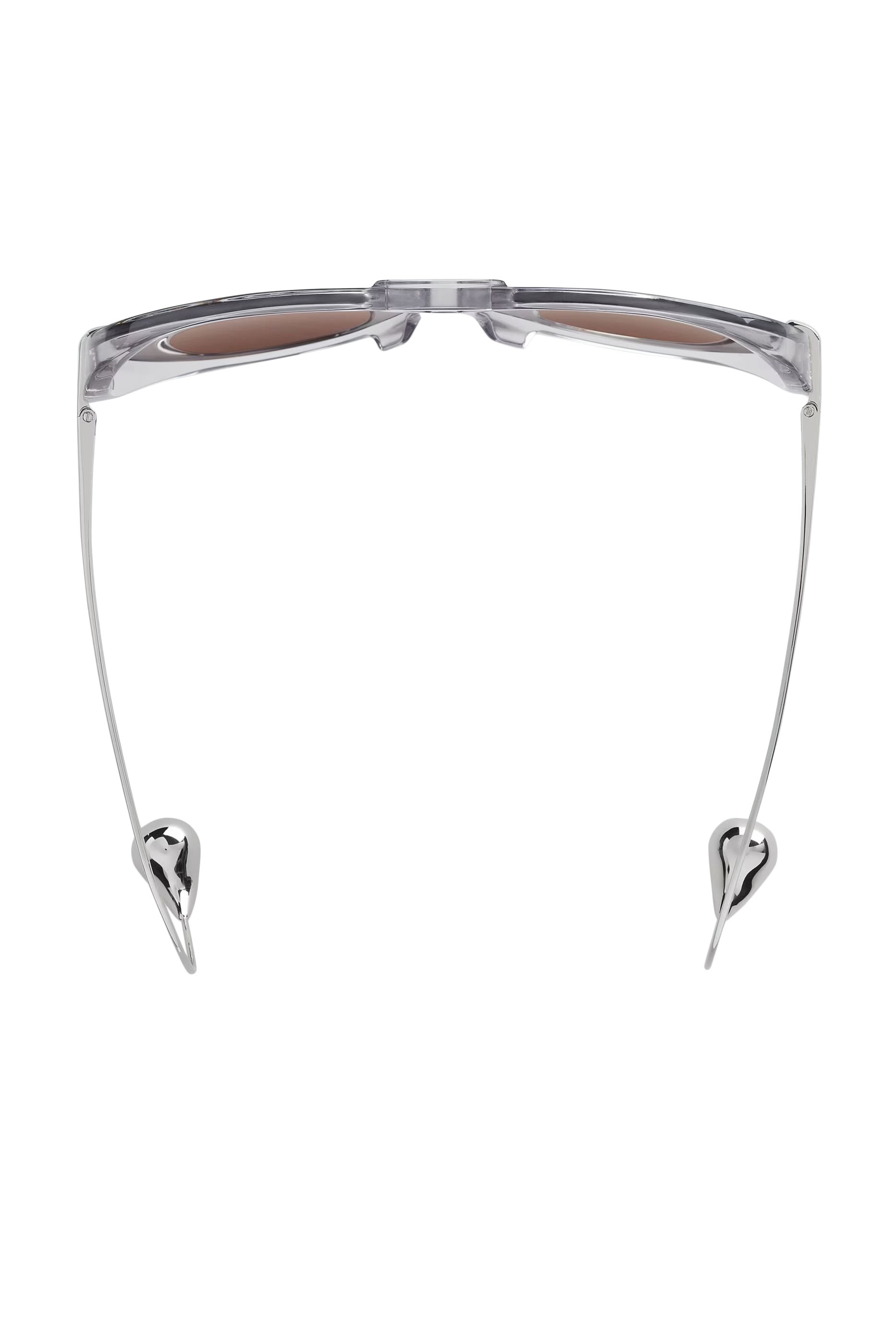 نظارة شمسية أفياتور بتفاصيل متدلية