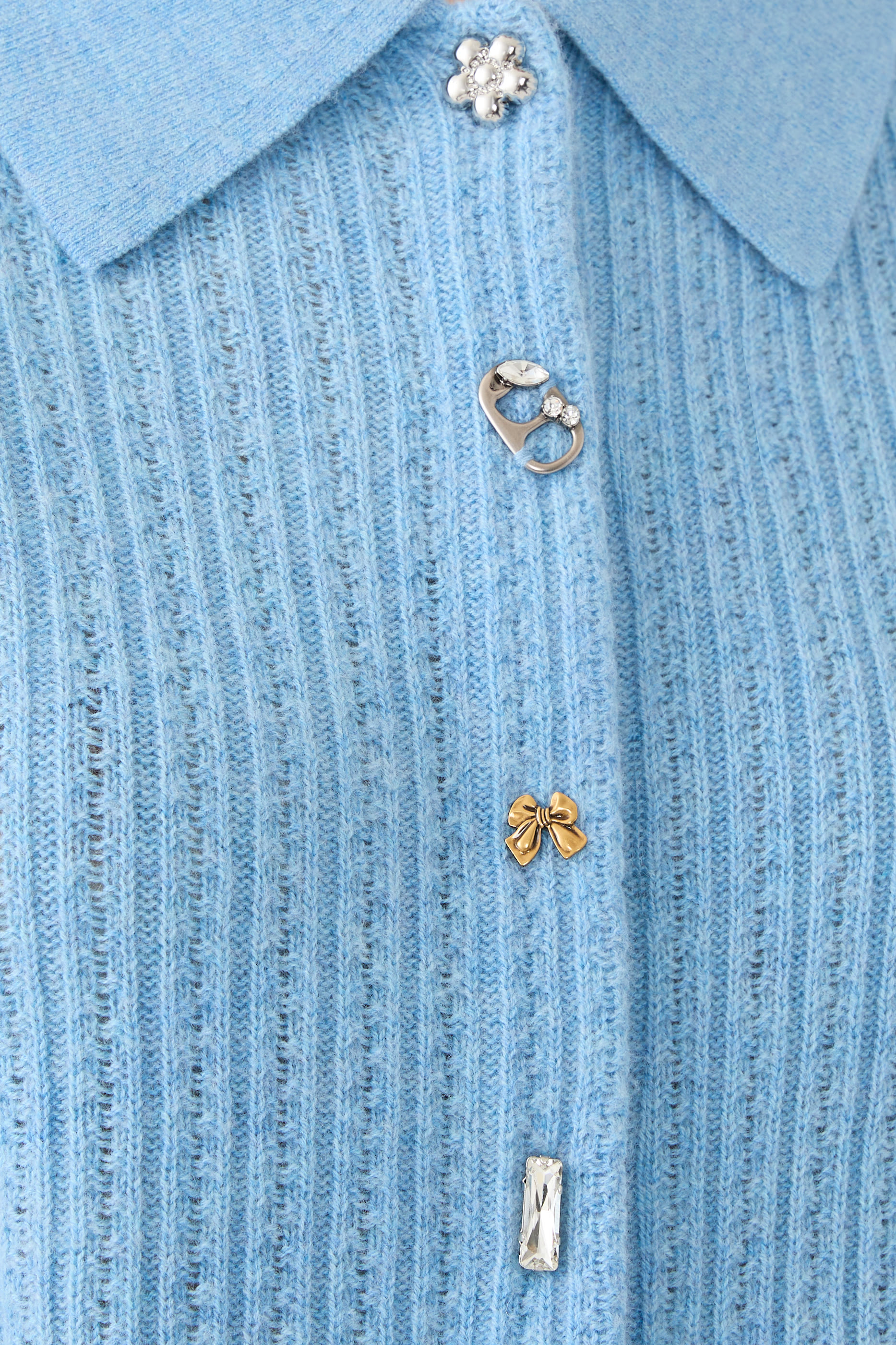 كارديجان بحلي وغرزة الضفيرة