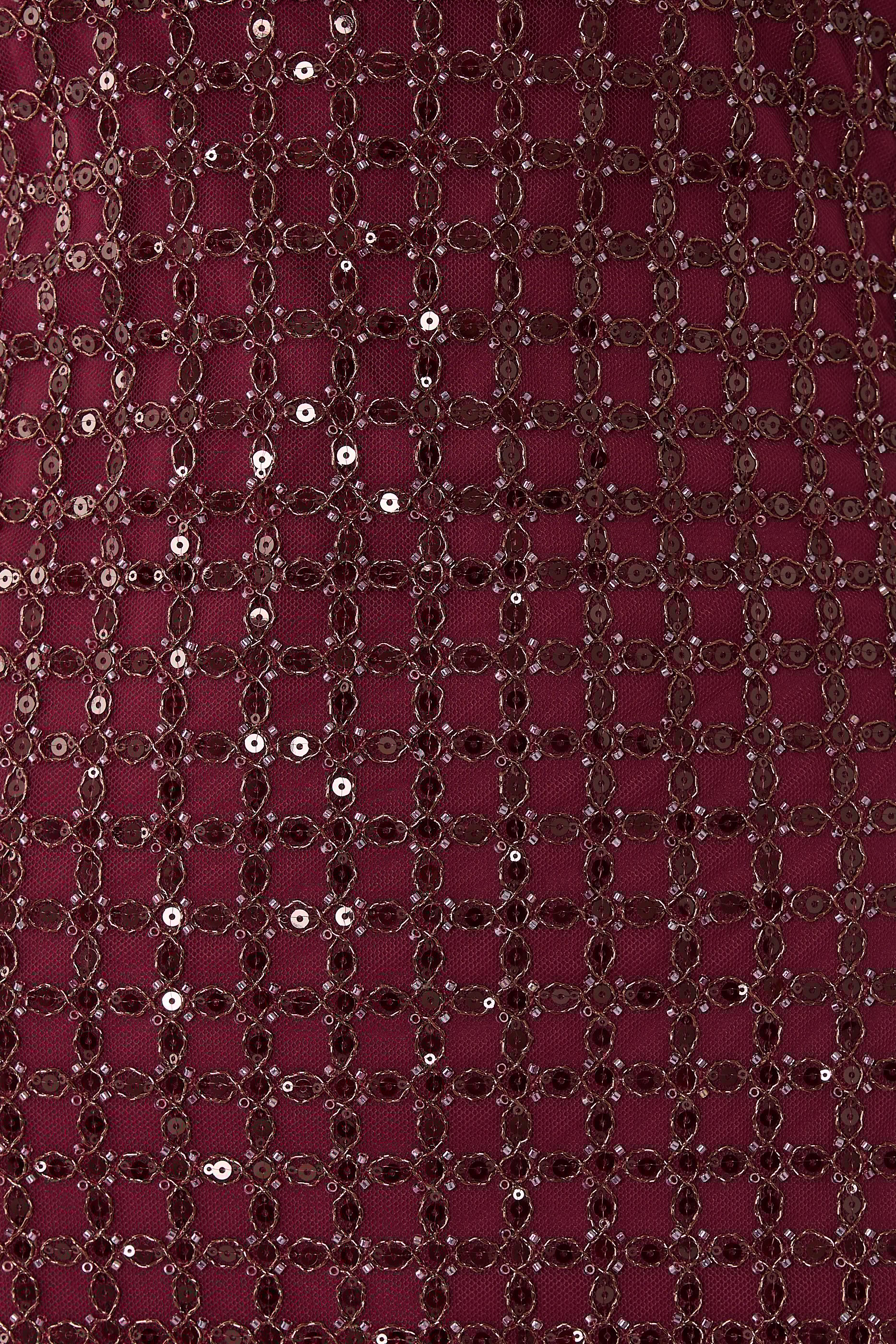 فستان طويل بلا حمالات مزين بخرز