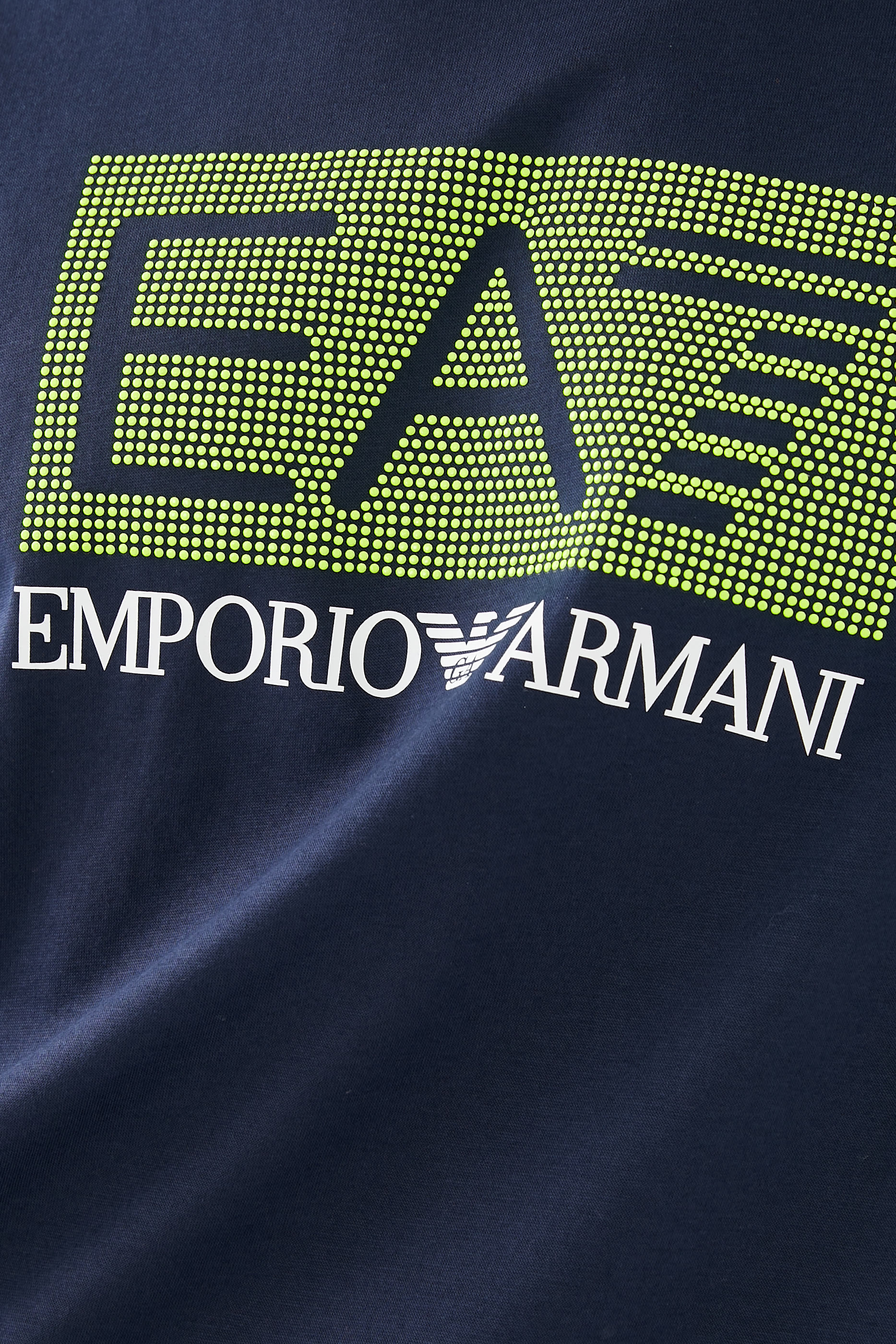 تيشيرت بشعار الماركة