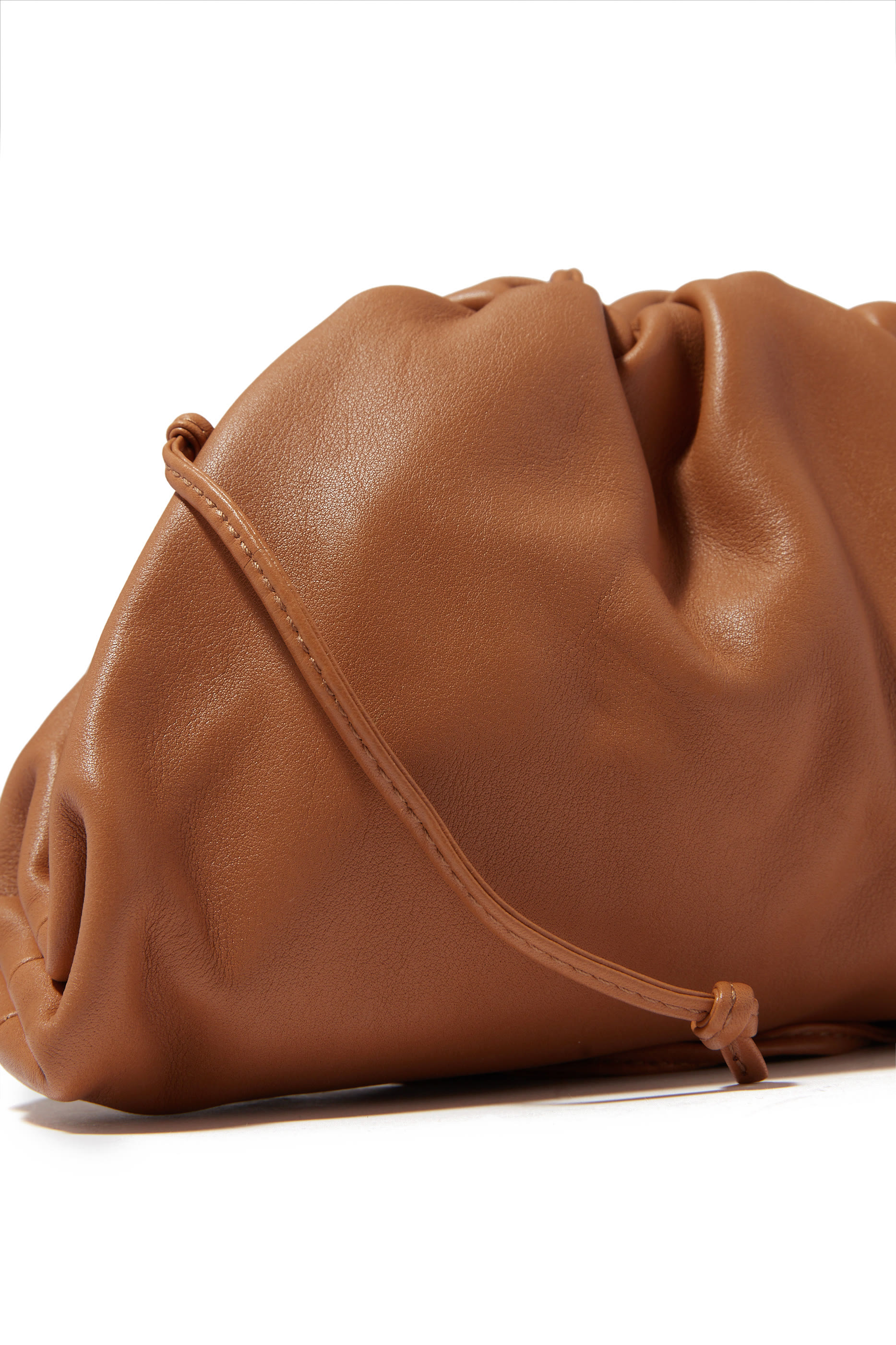 حقيبة صغيرة جلد