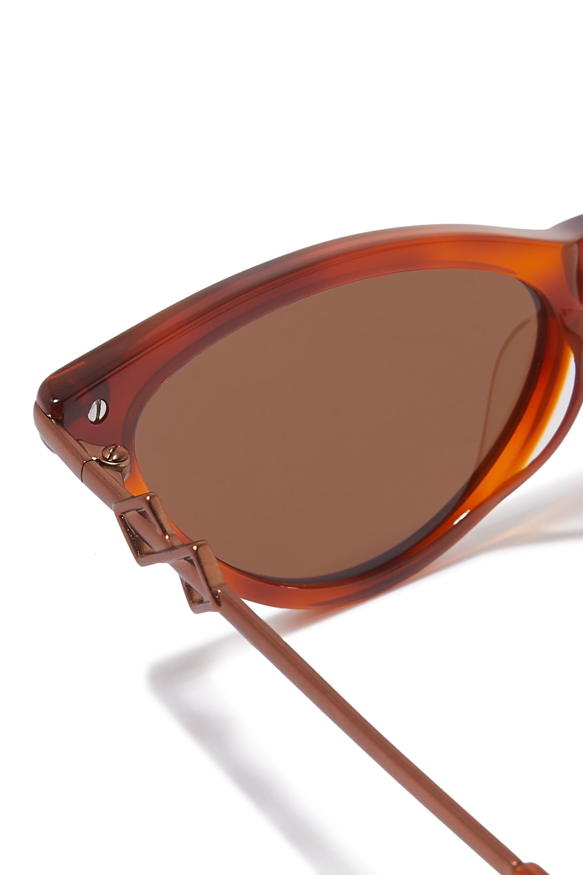 نظارة شمسية كورت بتصميم عين قطة