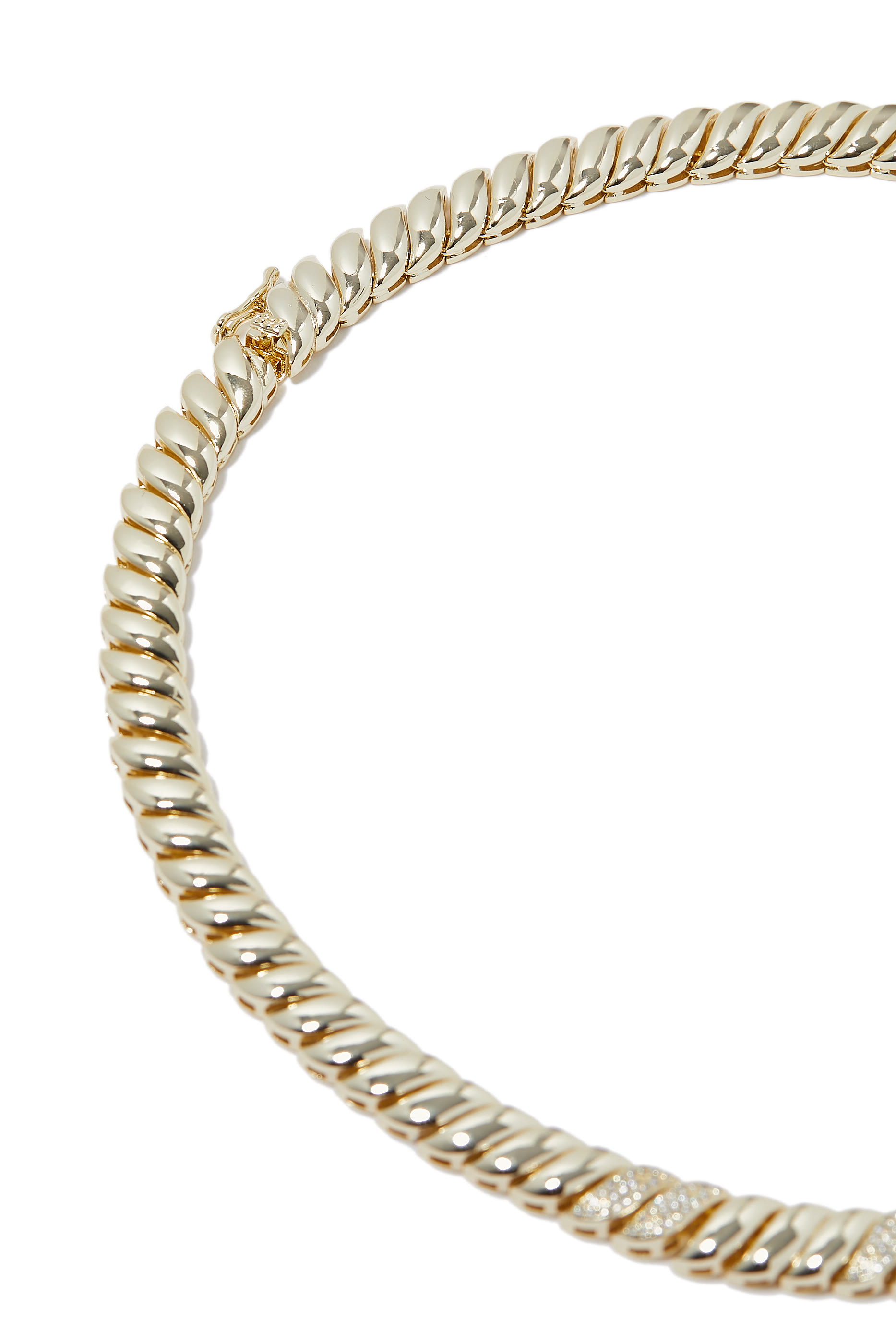 قلادة بتصميم كلاسيكي بحلقات متصلة مرصعة بأحجار زركونيا مكعبة