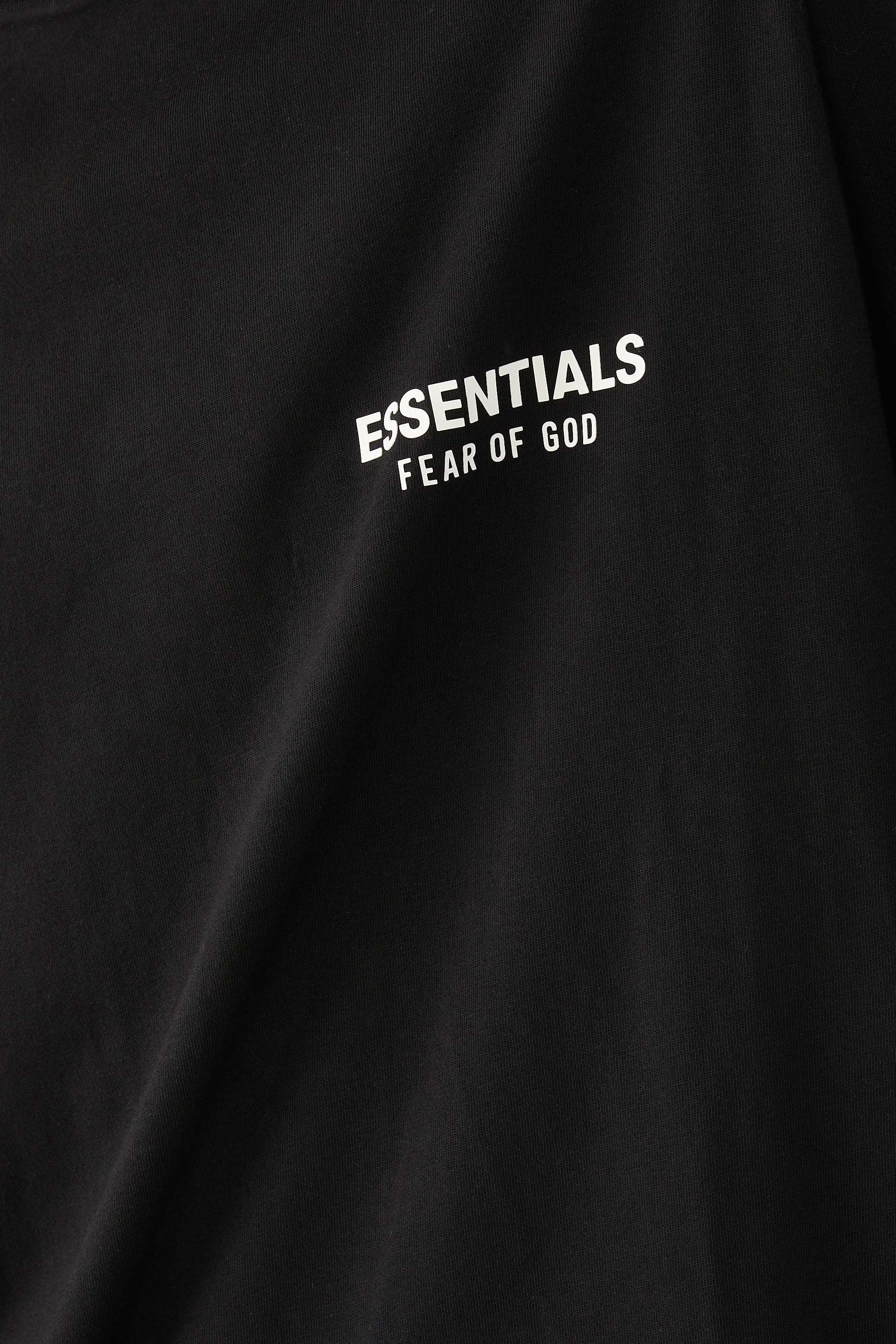 تيشيرت بياقة ضيقة جرسيه