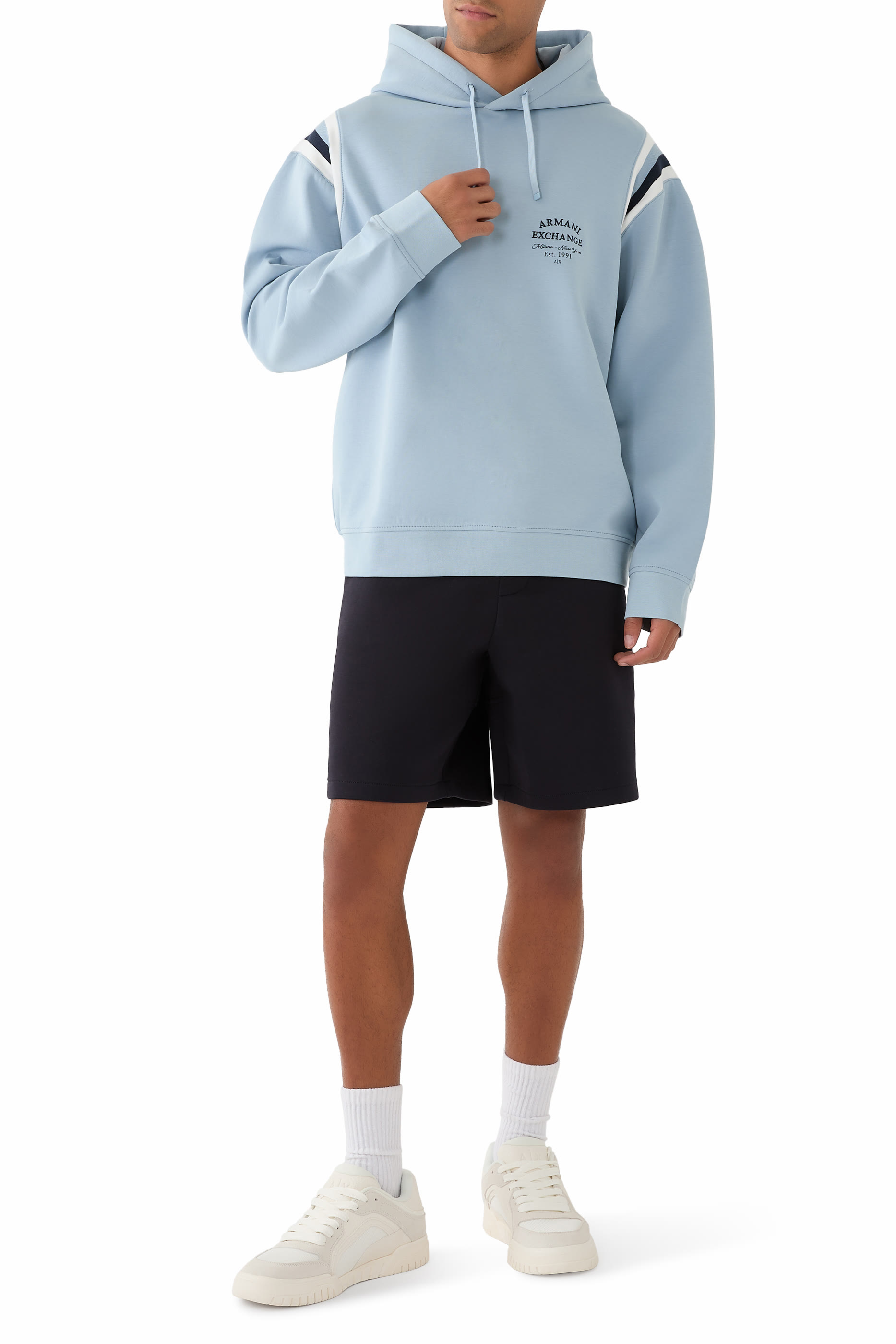 سويت شيرت بنقشة حروف شعار الماركة