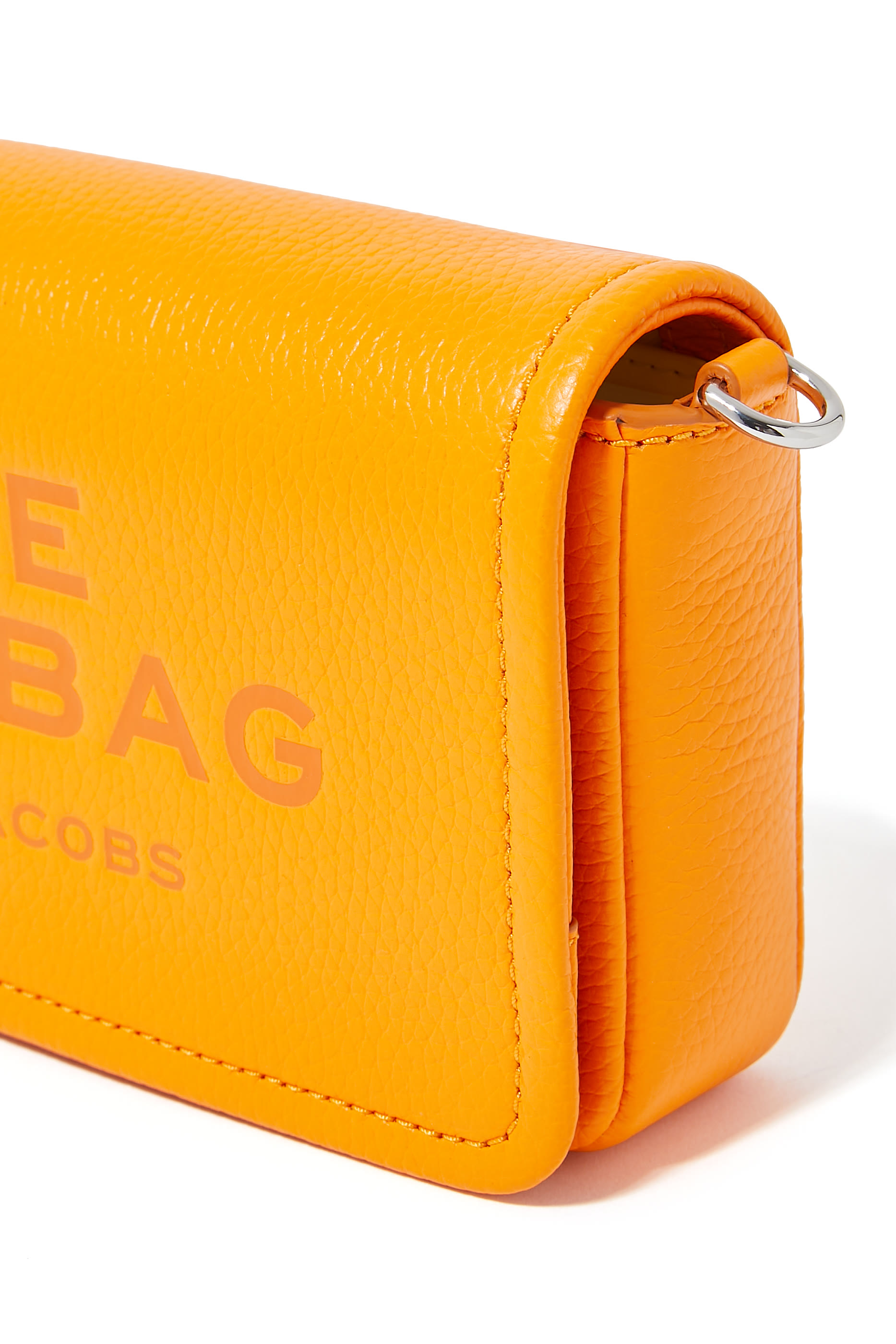 حقيبة صغيرة جلد