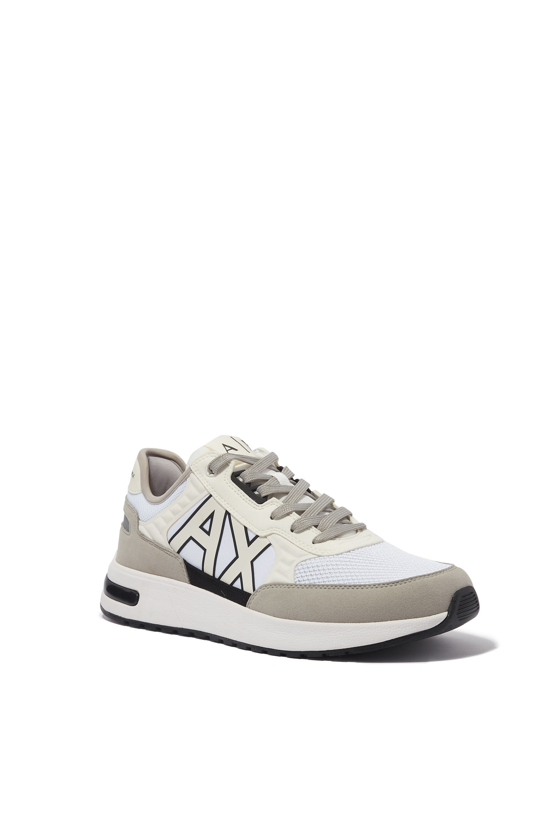 سنيكرز بشعار ثلاثي الأبعاد