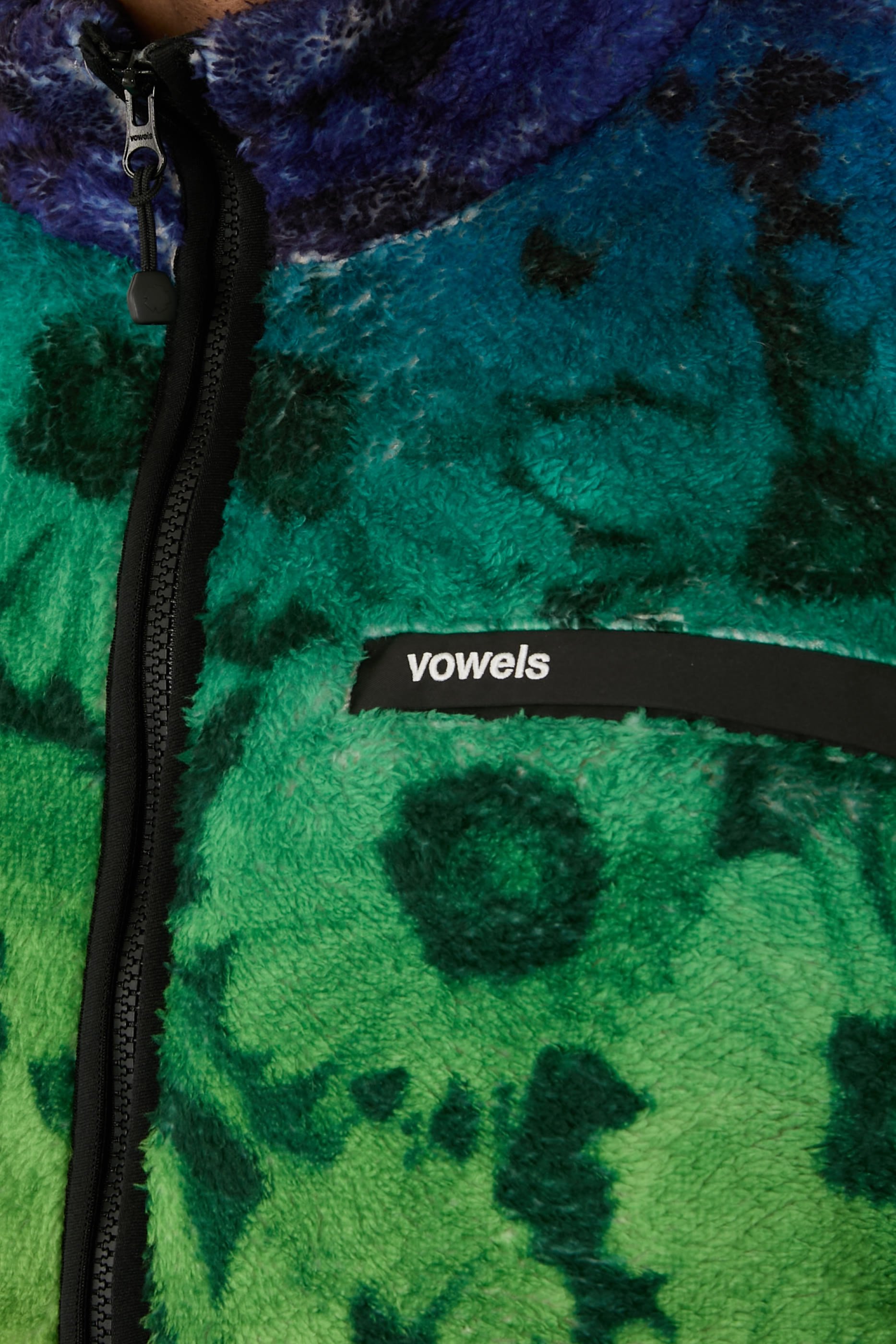 جاكيت بطبعات صوف