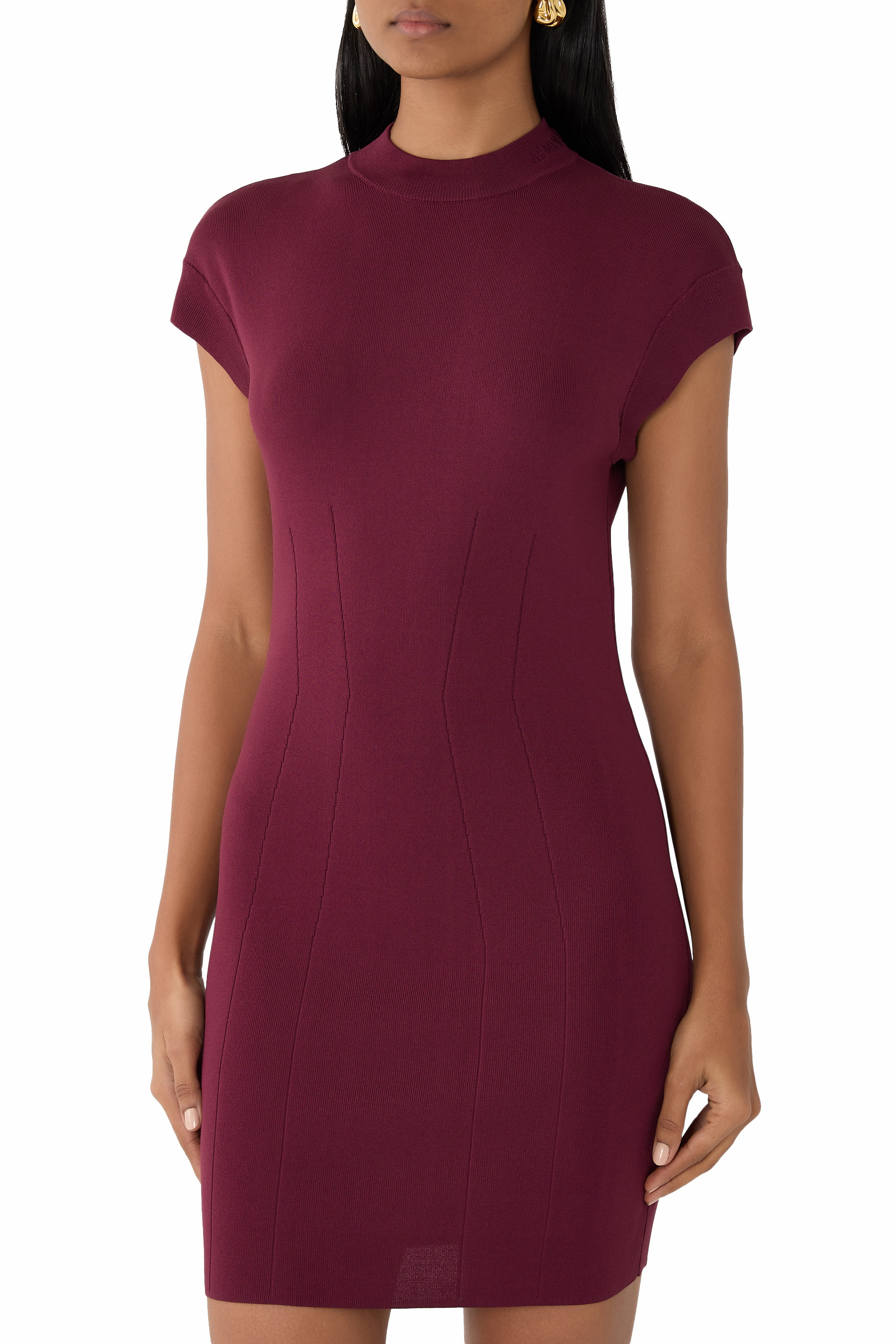 فستان قصير بأكمام قصيرة