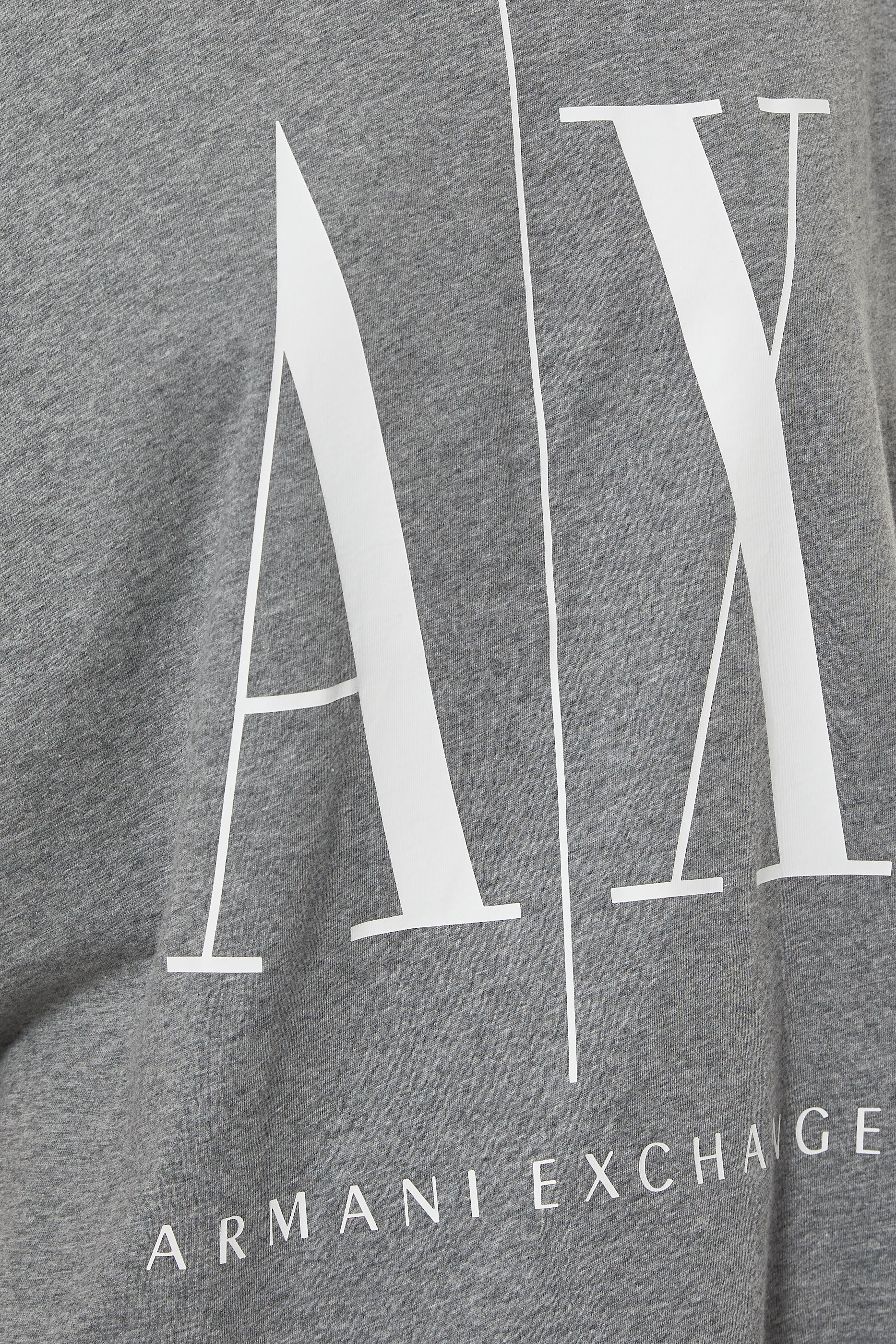 تيشيرت بقصة فضفاضة مزين بشعار الماركة 