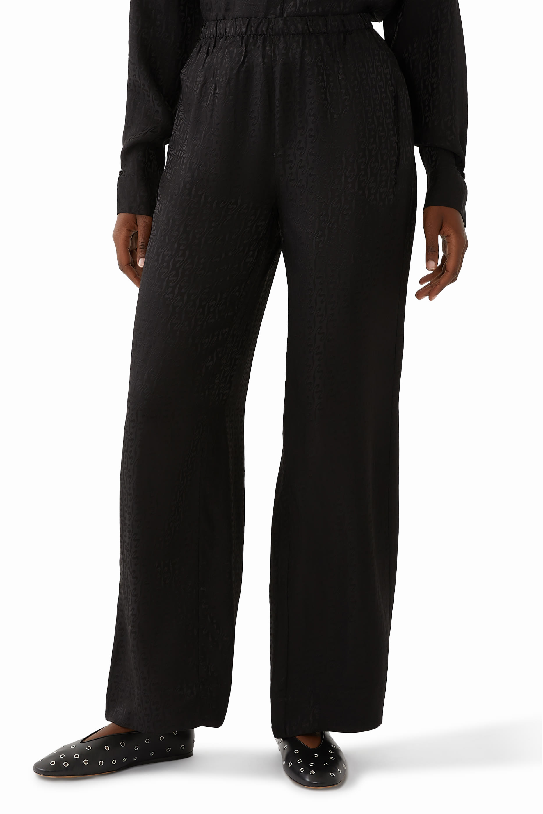 بنطال لوكا بشعار الماركة