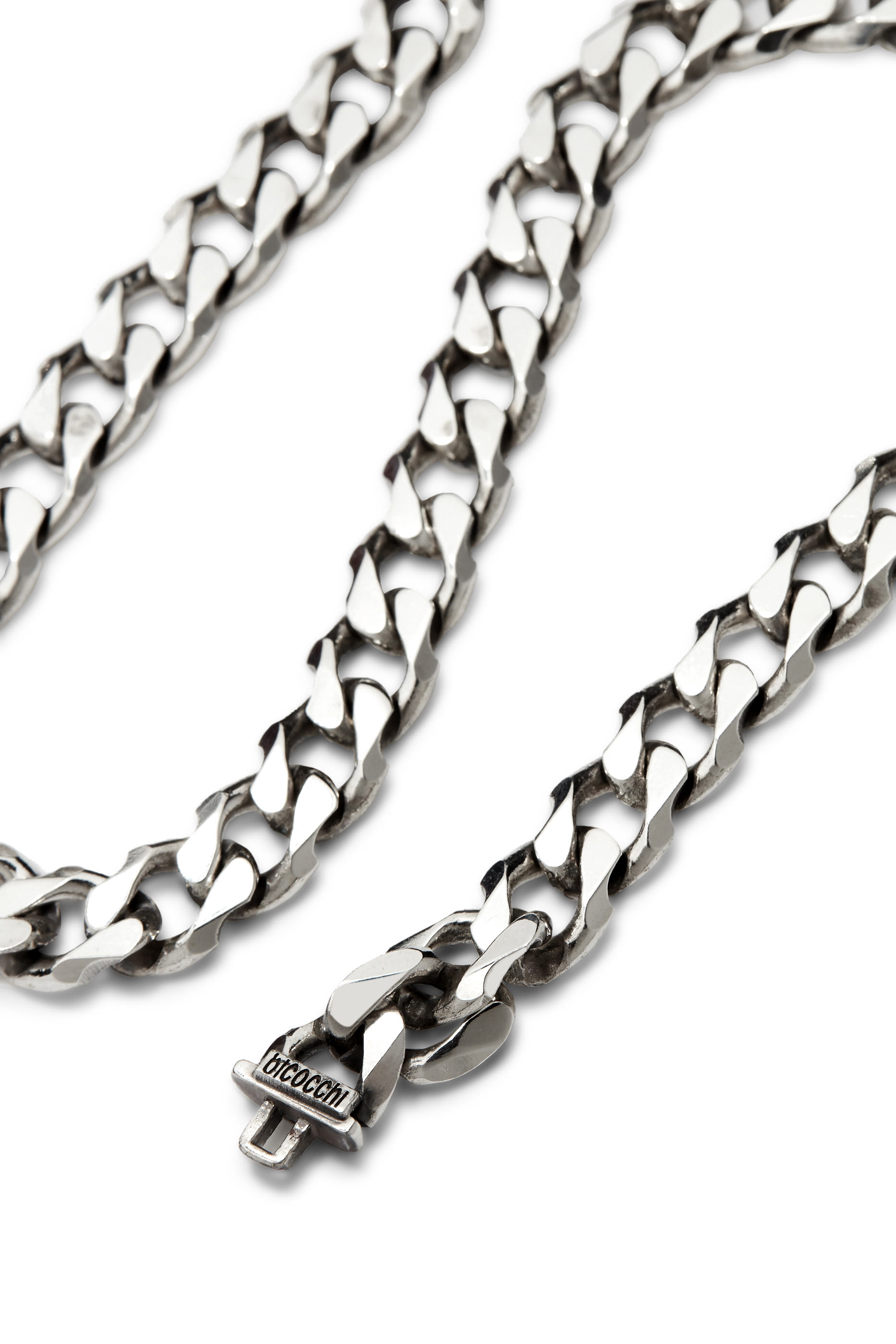 قلادة سميكة بمشبك بجمجمة